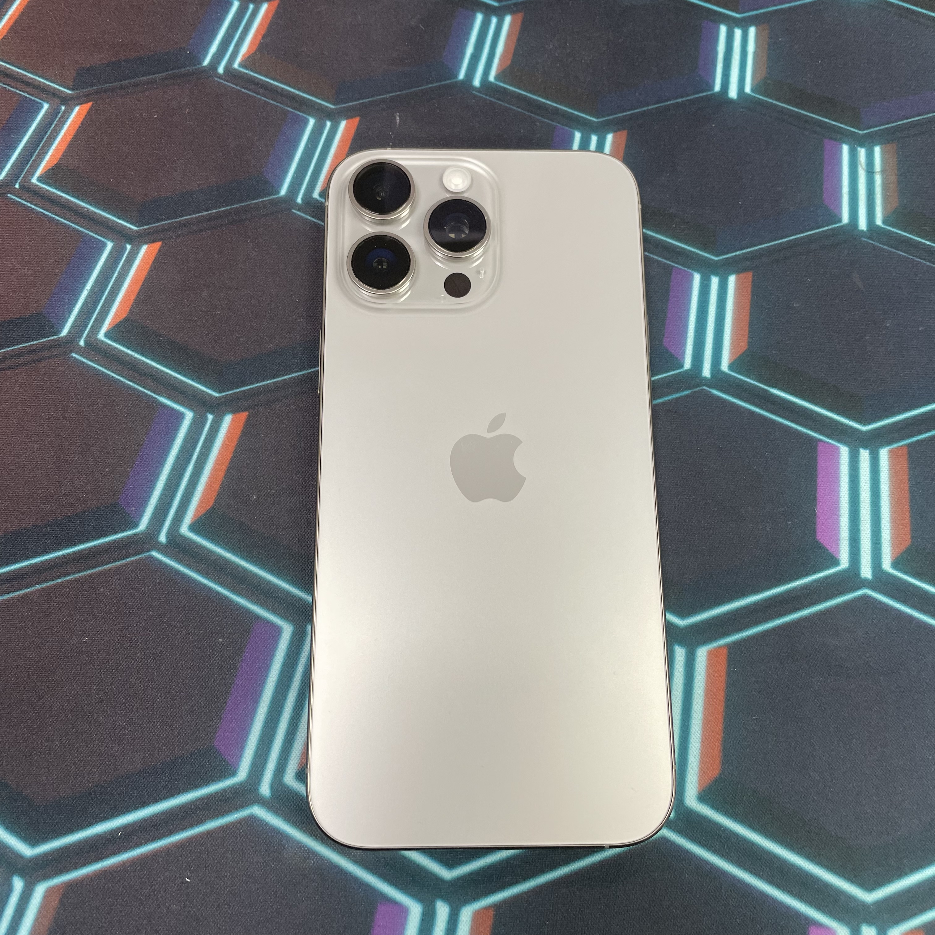 *8301 16 pro max 完美機 512GB 電89 原色 gray