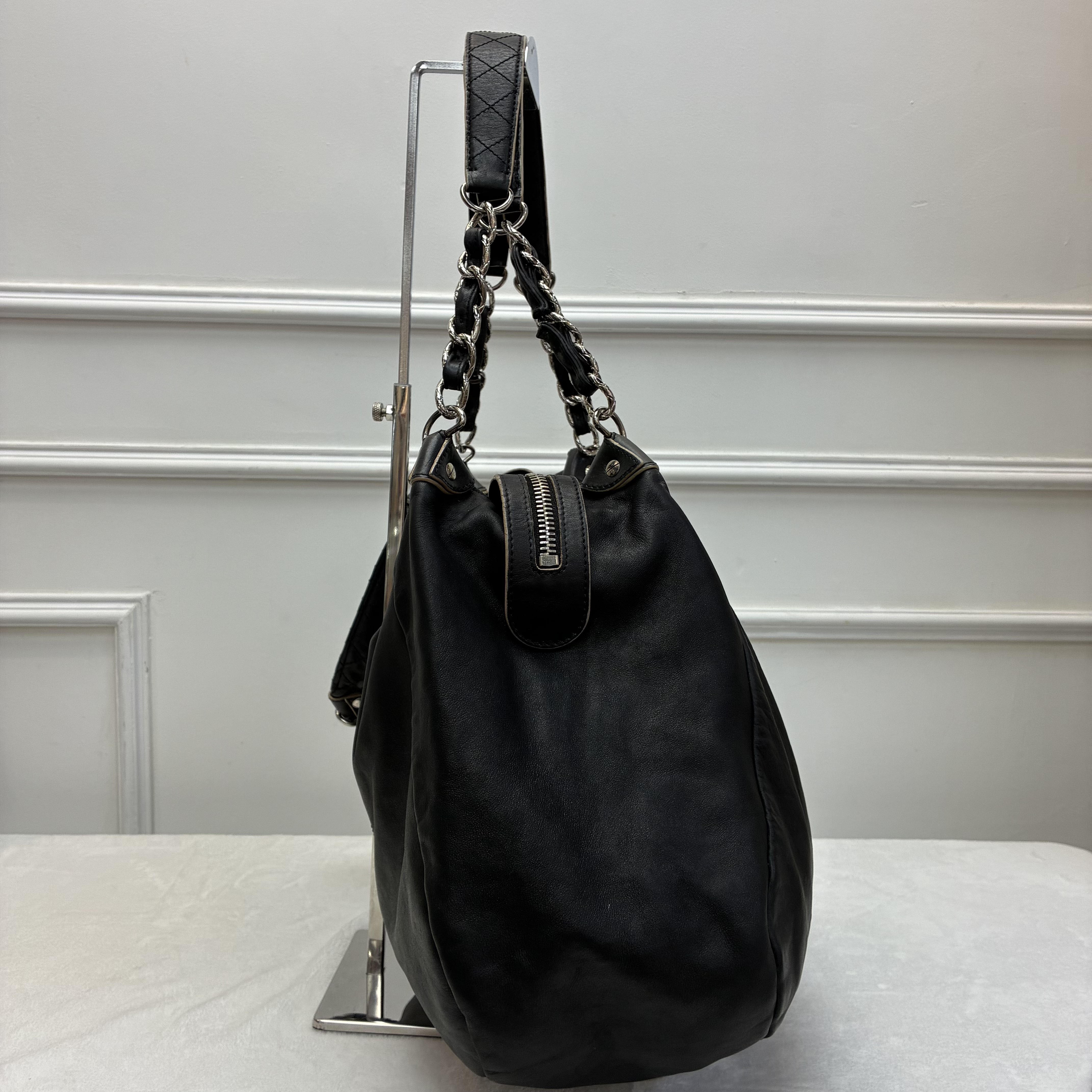 Chanel 黑銀雙C鏈帶單肩流浪包 hobo