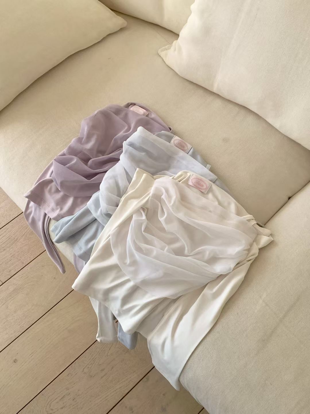  【 🫧一見鐘情♡延續大熱透紗～💭夢幻色調！親膚感網紗掛頸上衣💜 】 Dream Double Layer Top(三色入)