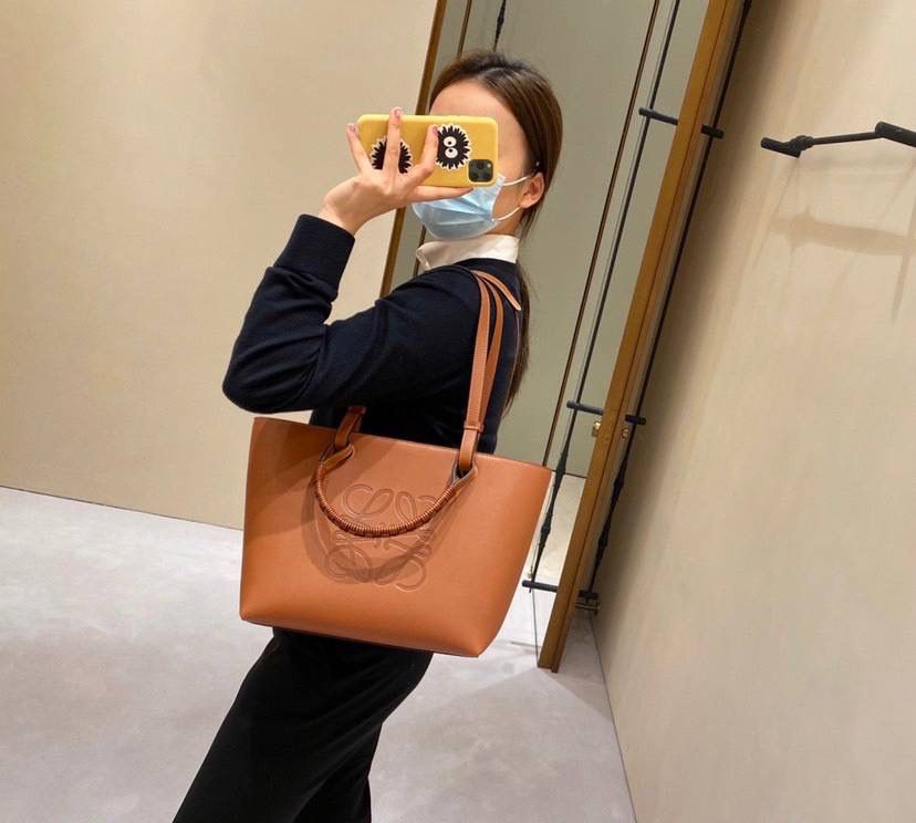 Loewe 罗意威 Anagram 帆布小号手提托特包