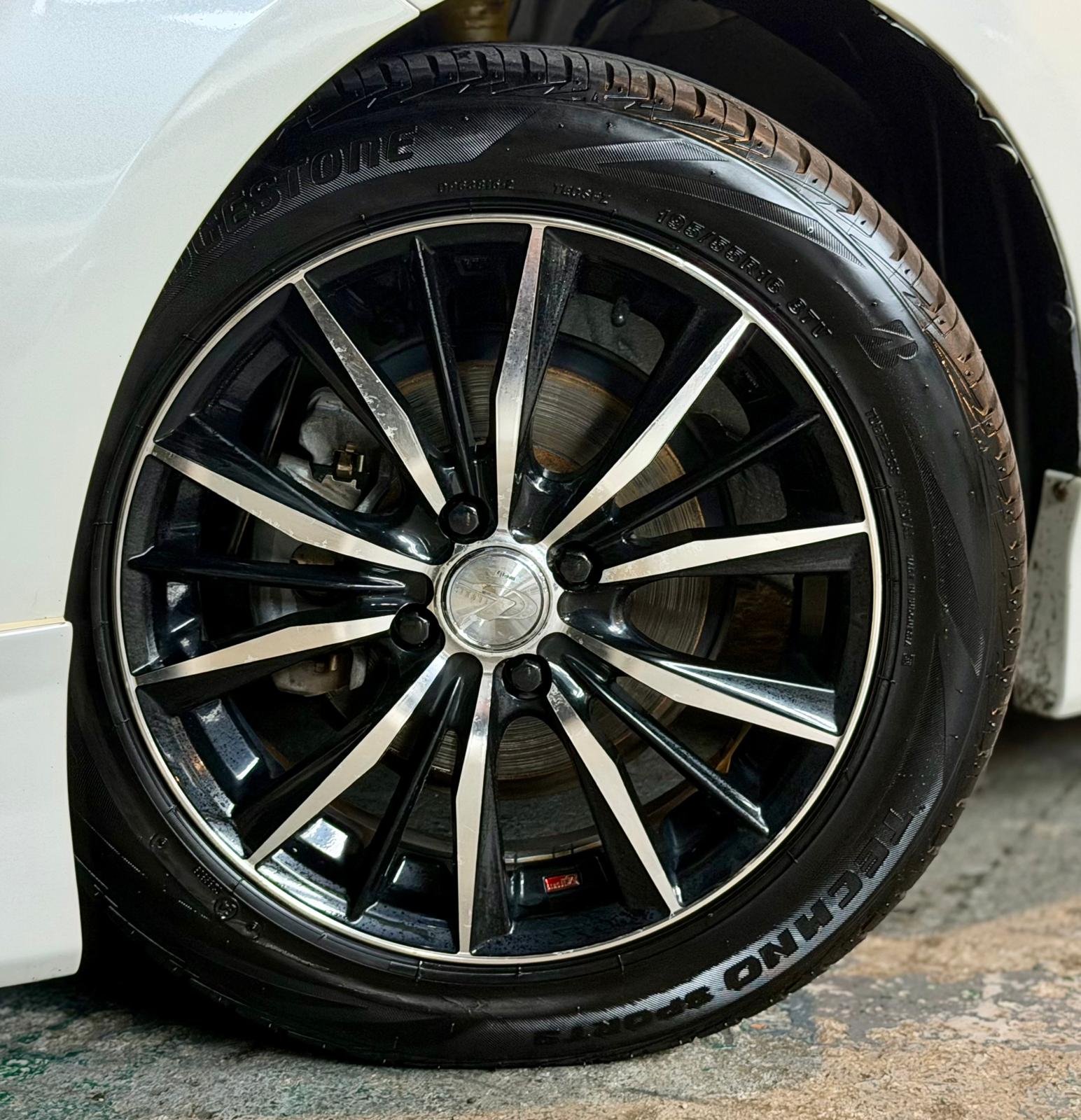 Toyota SPADE 1.5 Modellista 2015