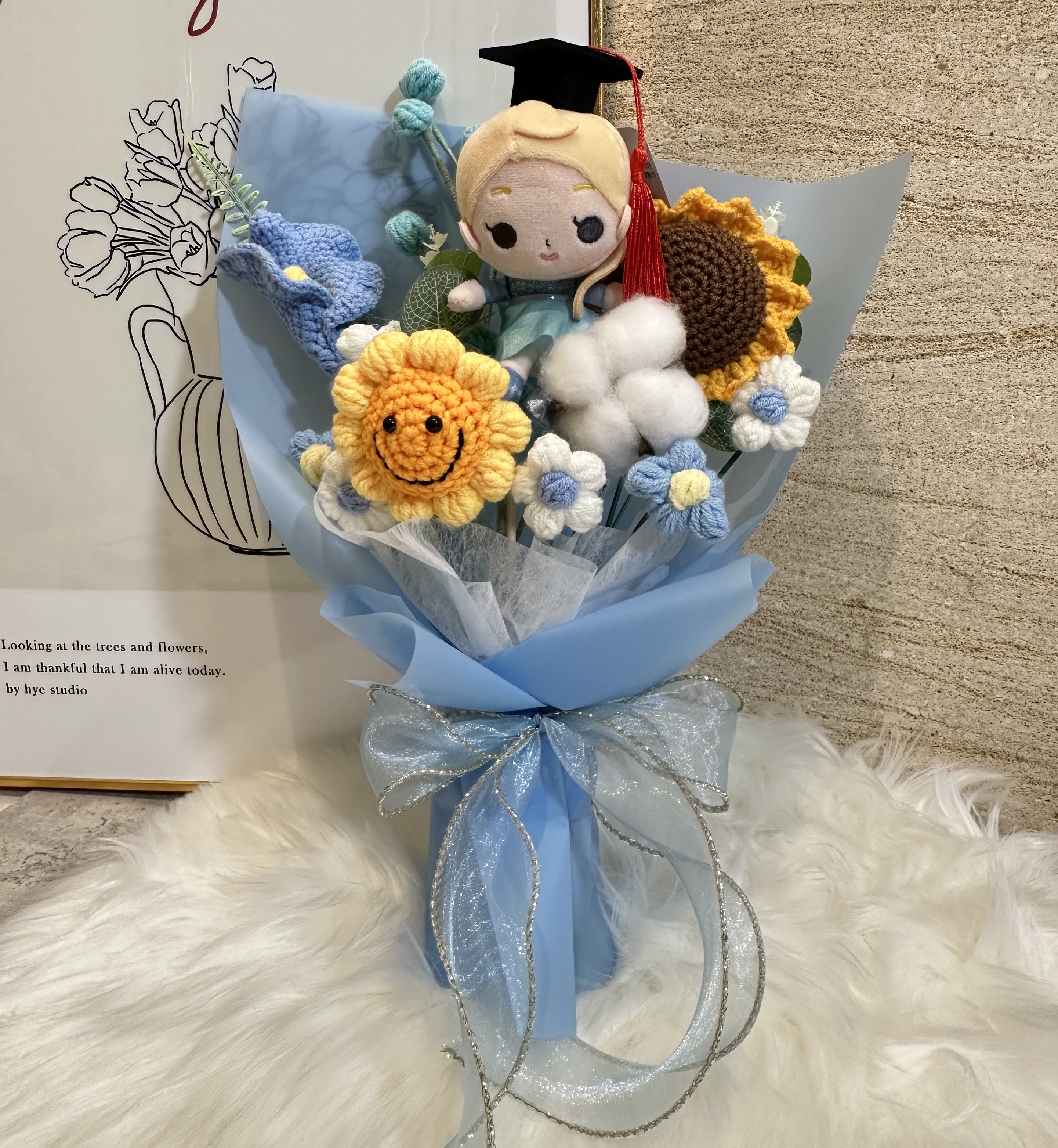 Forzen花束 艾莎公主畢業花束 Elsa Graduation Bouquet 鉤織向日葵公仔花束 畢業禮物 畢業公仔花束 