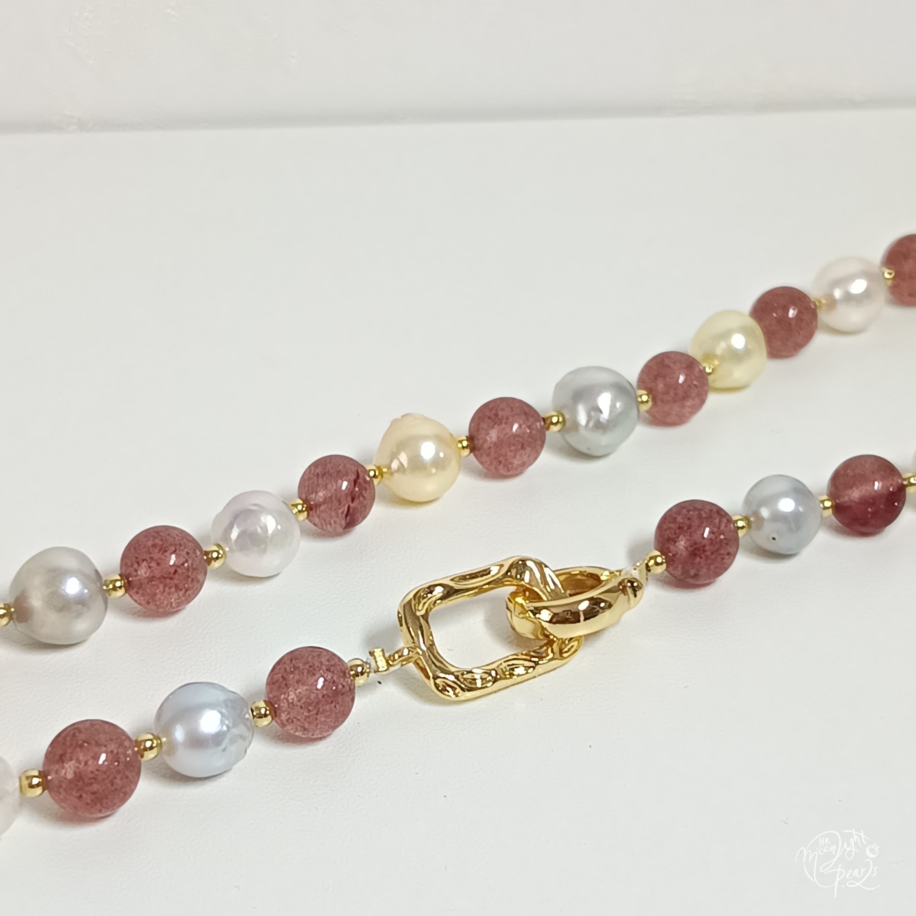 日本akoya糖果色巴洛克海水珍珠+天然草莓晶注金扣項鍊