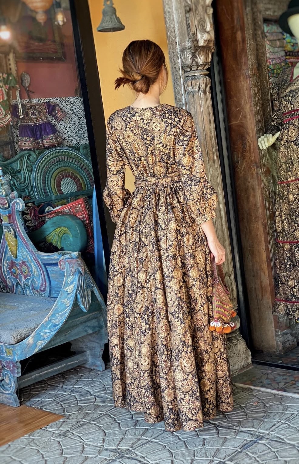 泰國名牌CHEVA - 黑色全燙金印花連腰帶長版連身裙