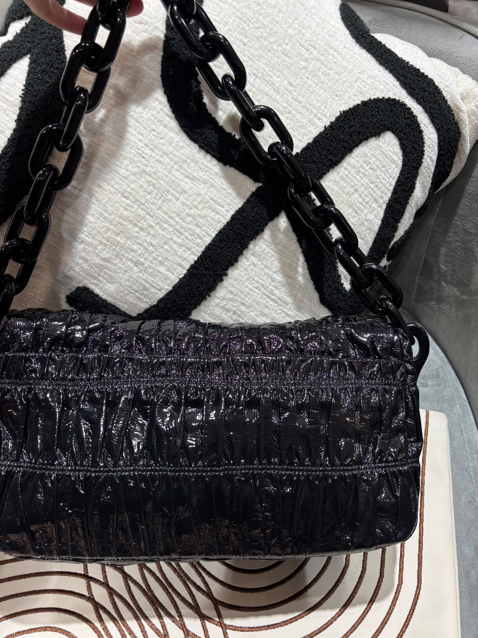 Prada So Black Shoulder Bag 油蠟皮 100%Authentic, 98%New ✅Dust bag