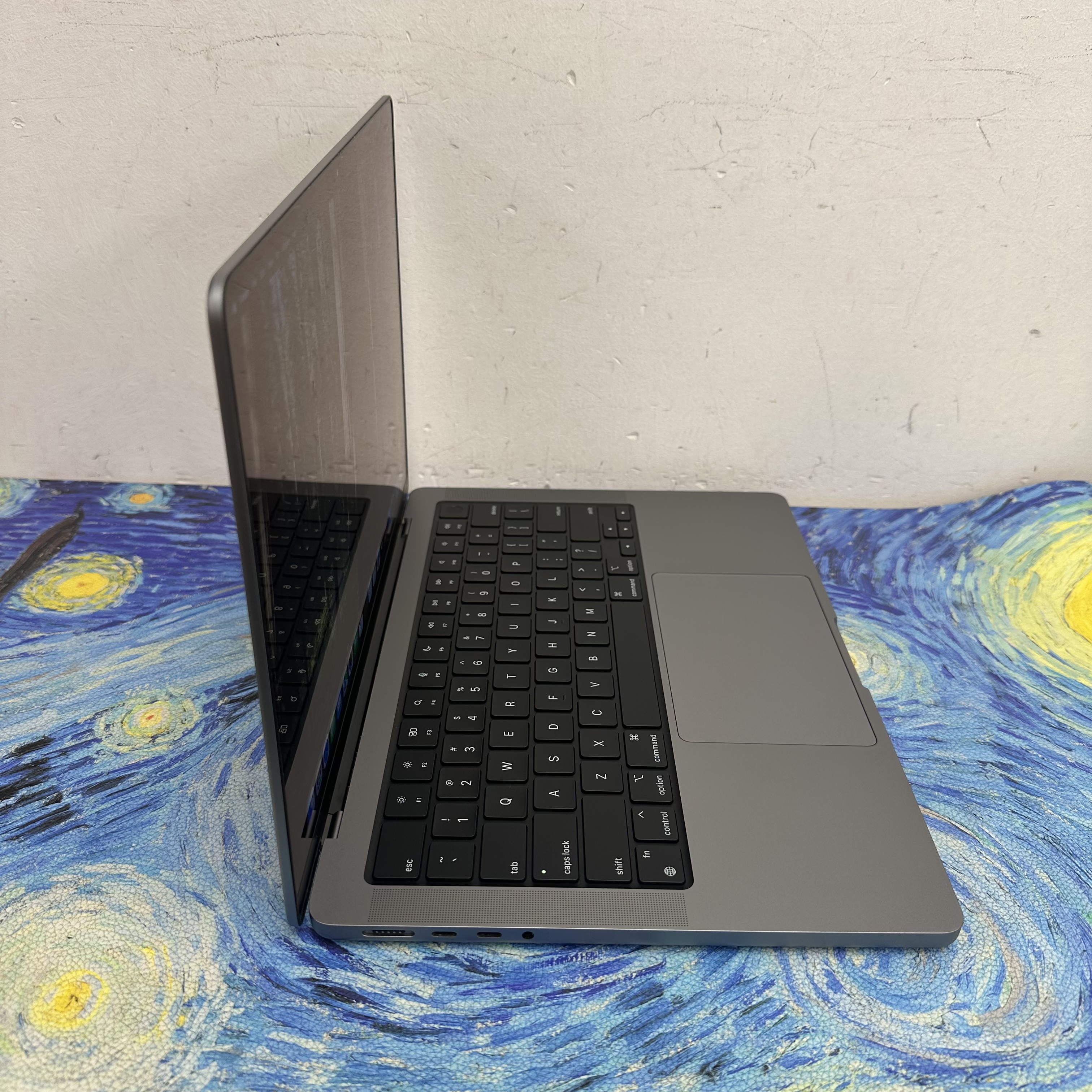 #5717 （性價比高MacBook M1 Pro🔥M1Pro 14寸)APPLE  MacBook Pro 2021/M1 Pro CPU/16GB Ram/512GB SSD/16核心GPU/10核心 CPU/Liquid Retina XDR Mon/14寸/太空灰/ Gaming Laptop / Notebook / Laptop / PC / Movie / Netflix / Premium /