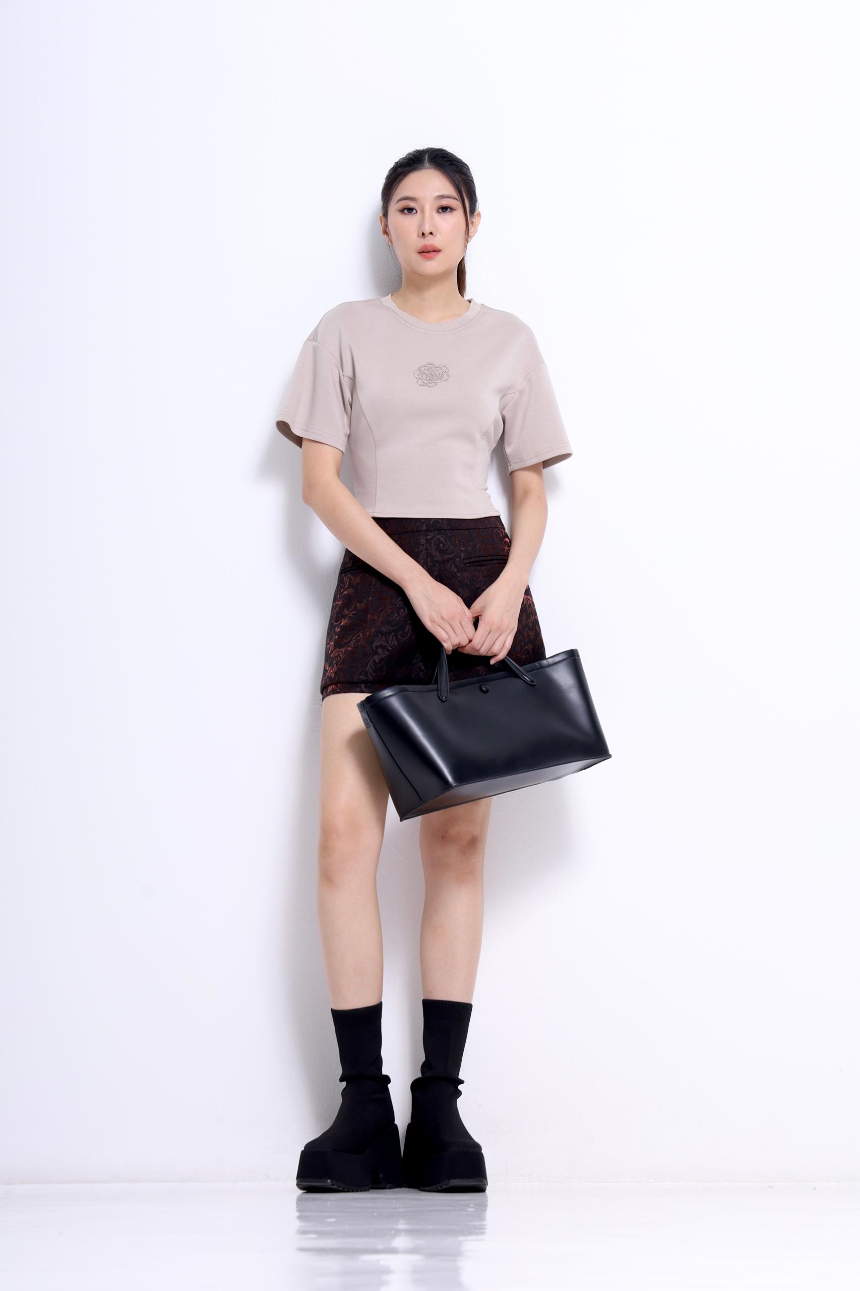 CB2701 Roselle Sculpt Crop Top