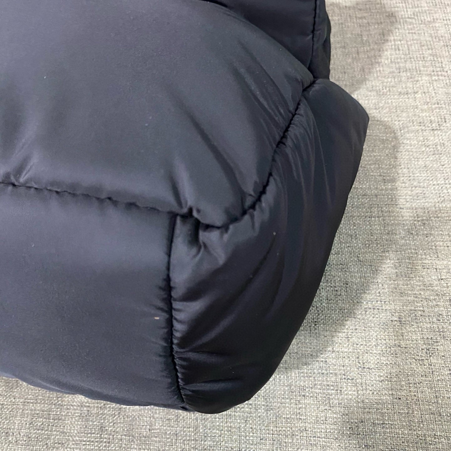 【預訂貨品】巴黎世家黑銀BB扣帆布斜孭包 