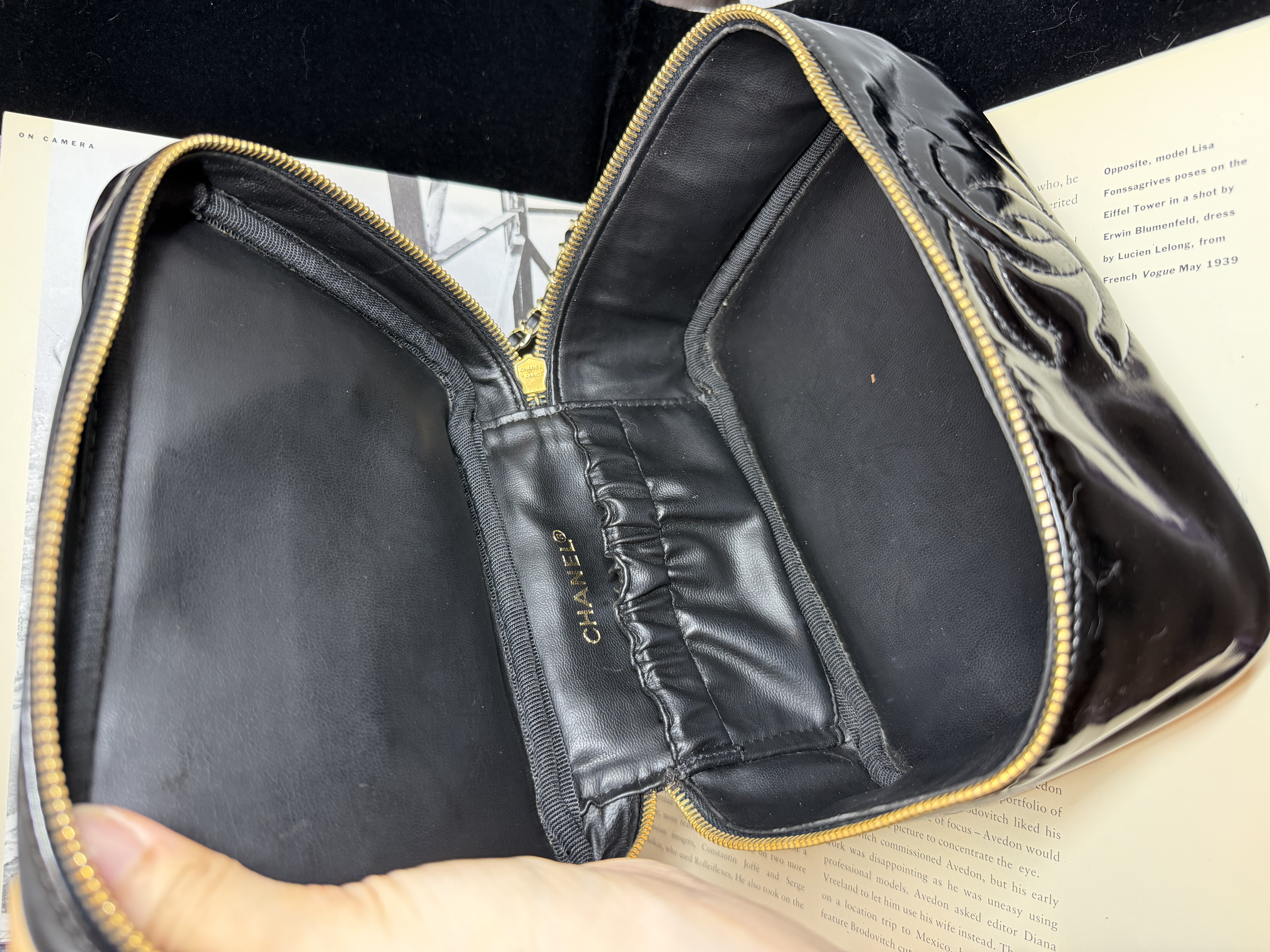 vintage chanel cc vanity case black patent leather