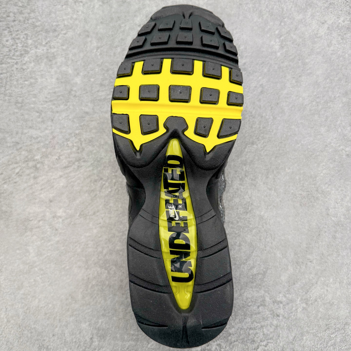 Undefeated x Nike Air Max 95 SP IB4523-002