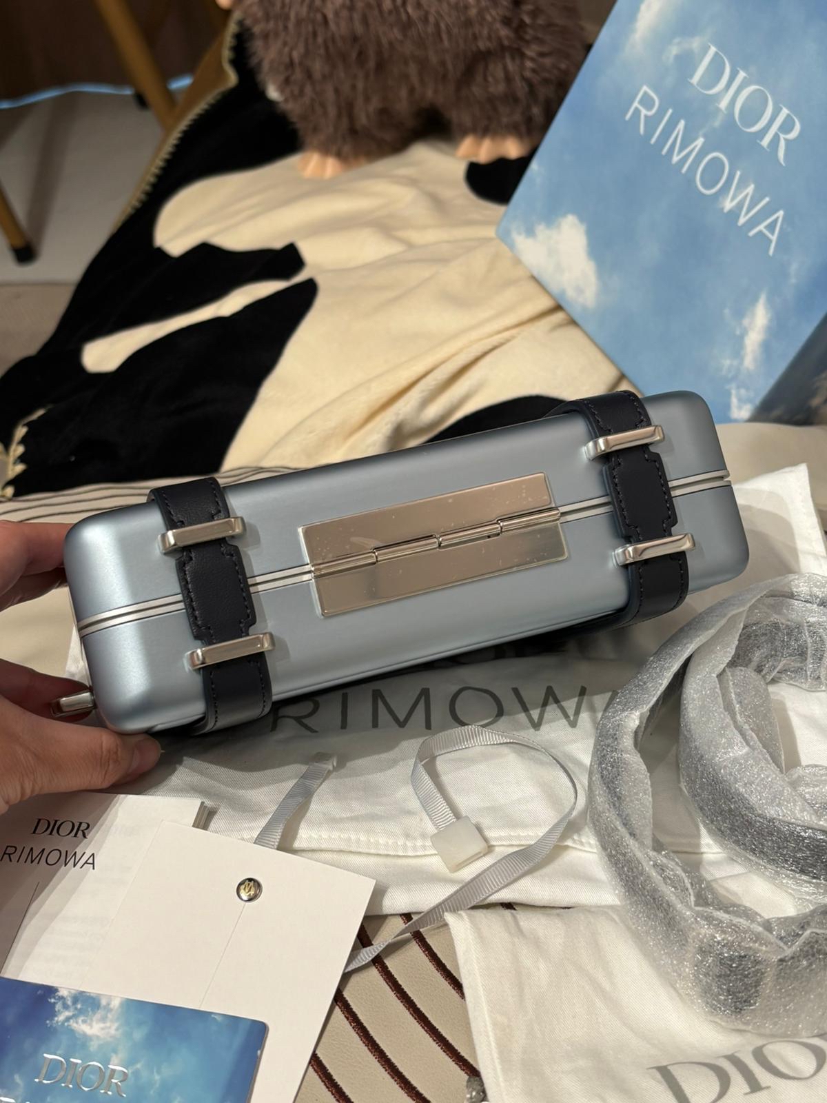 未使用品 DIOR X RIMOWA PERSONAL CLUTCH ON STRAP 100%Authentic ,Unused 未使用品 ✅dust bag✅CARD✅strap✅盒 UNUSED