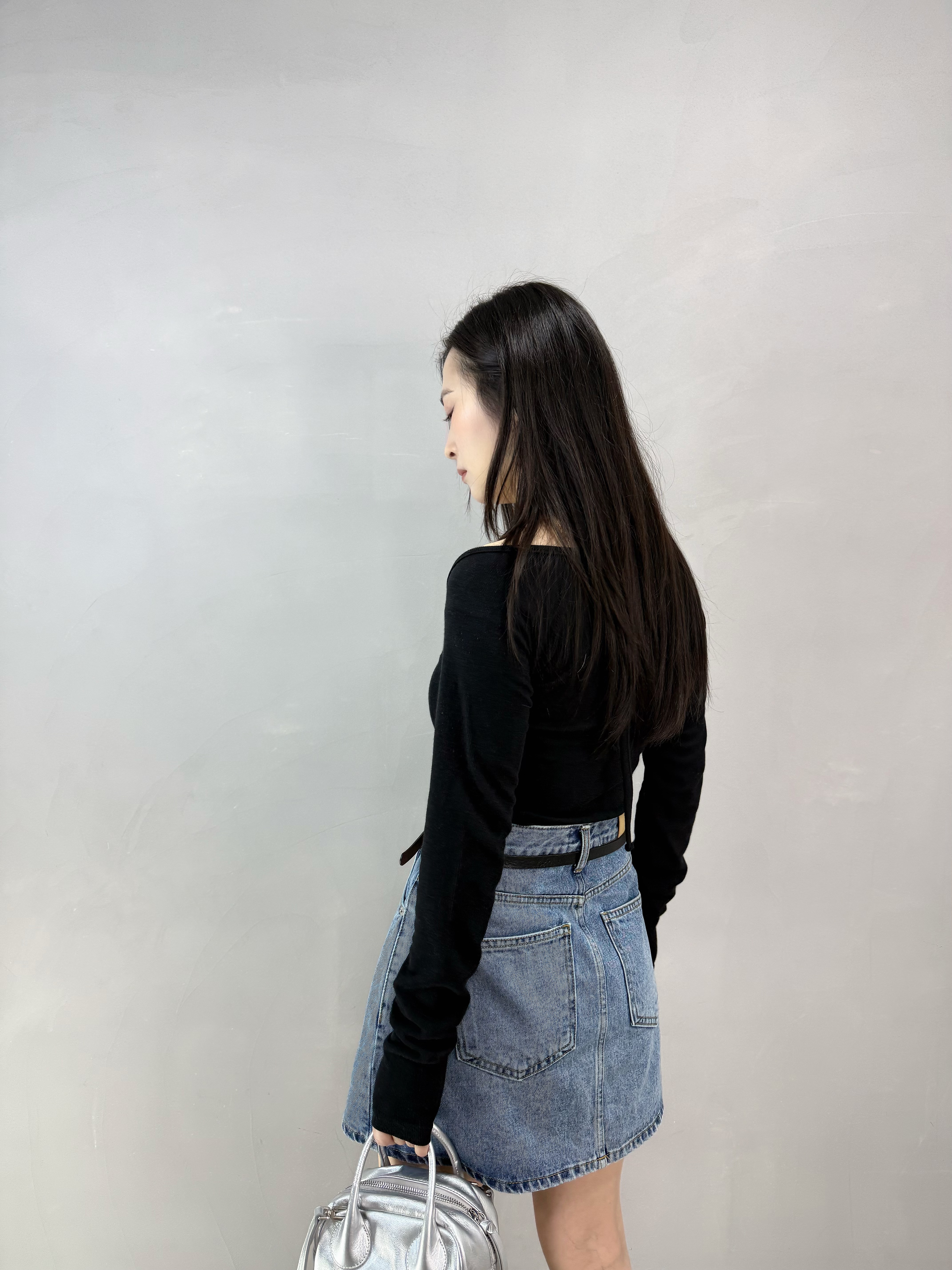 I75 側扣車骨牛仔裙褲