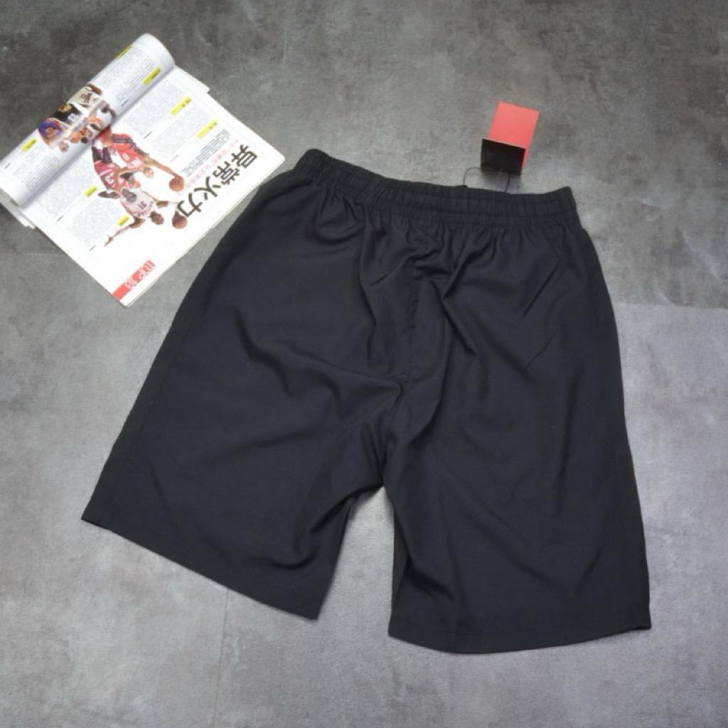 $95條。2條起$85條。Nike Dri-FIT X運動短褲