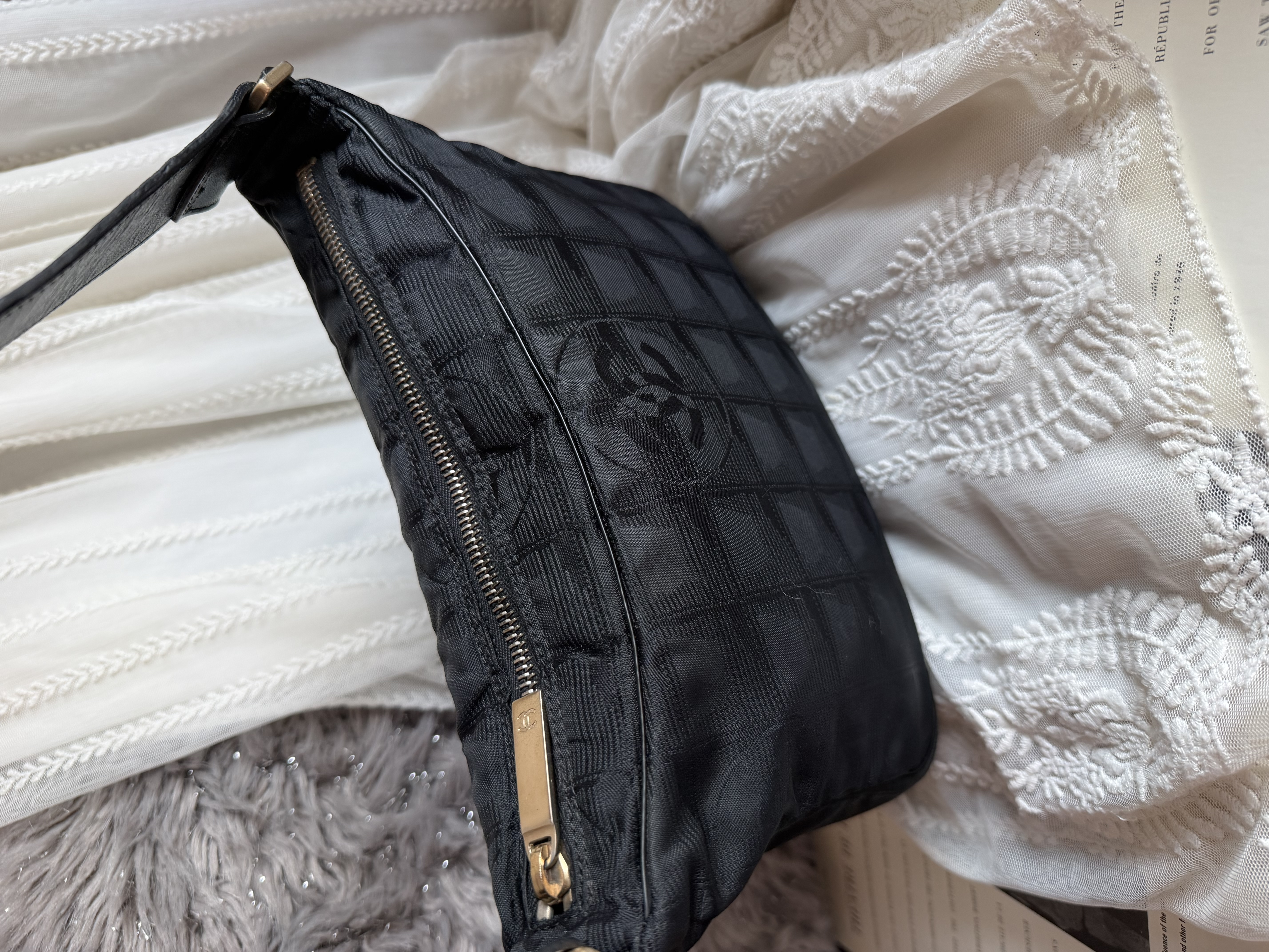 vintage chanel black jacqurd shoulder bag / pochette 