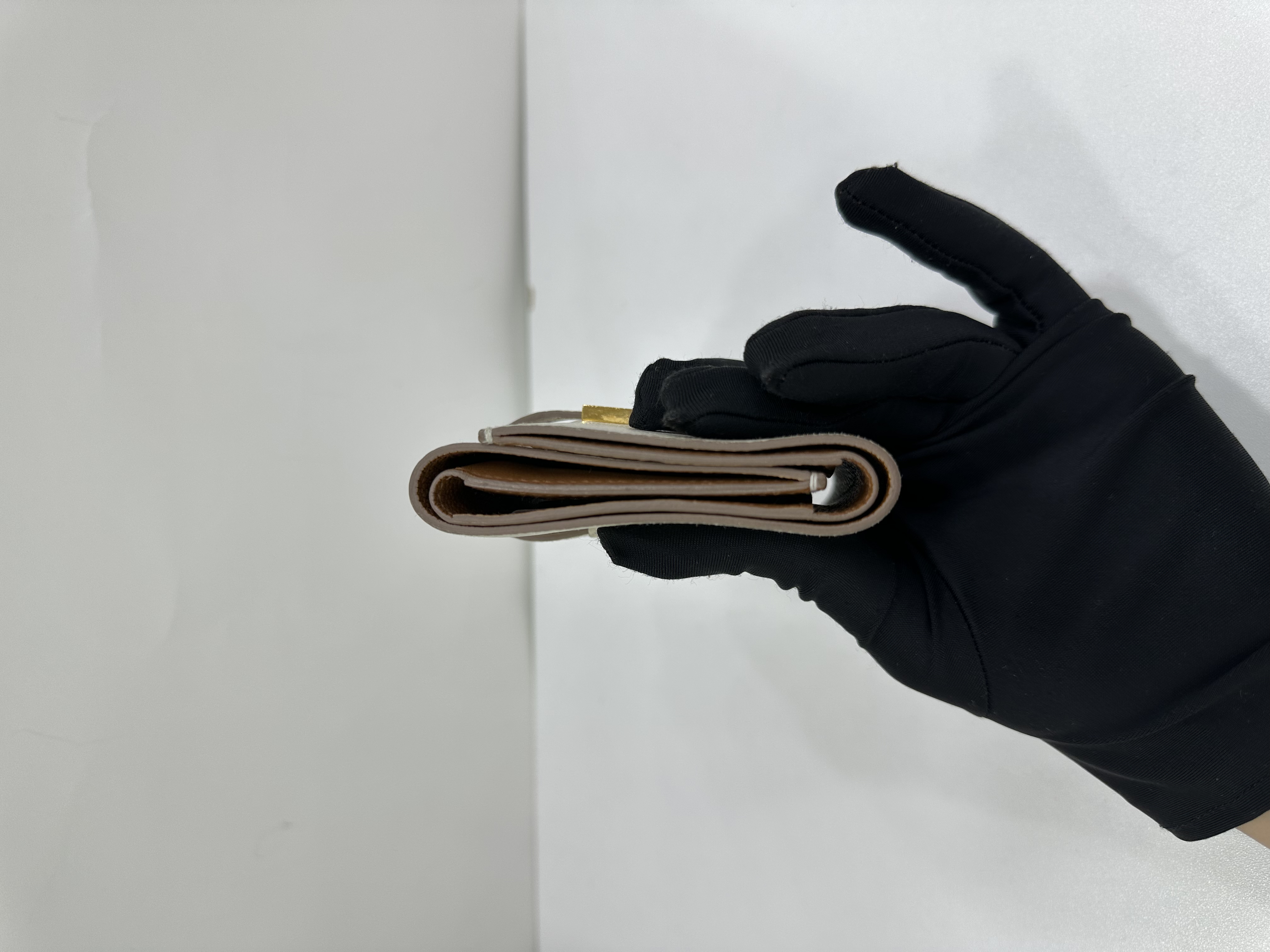 直播貨品 |  [1個-$100 2個-$300]stamp b / GG03