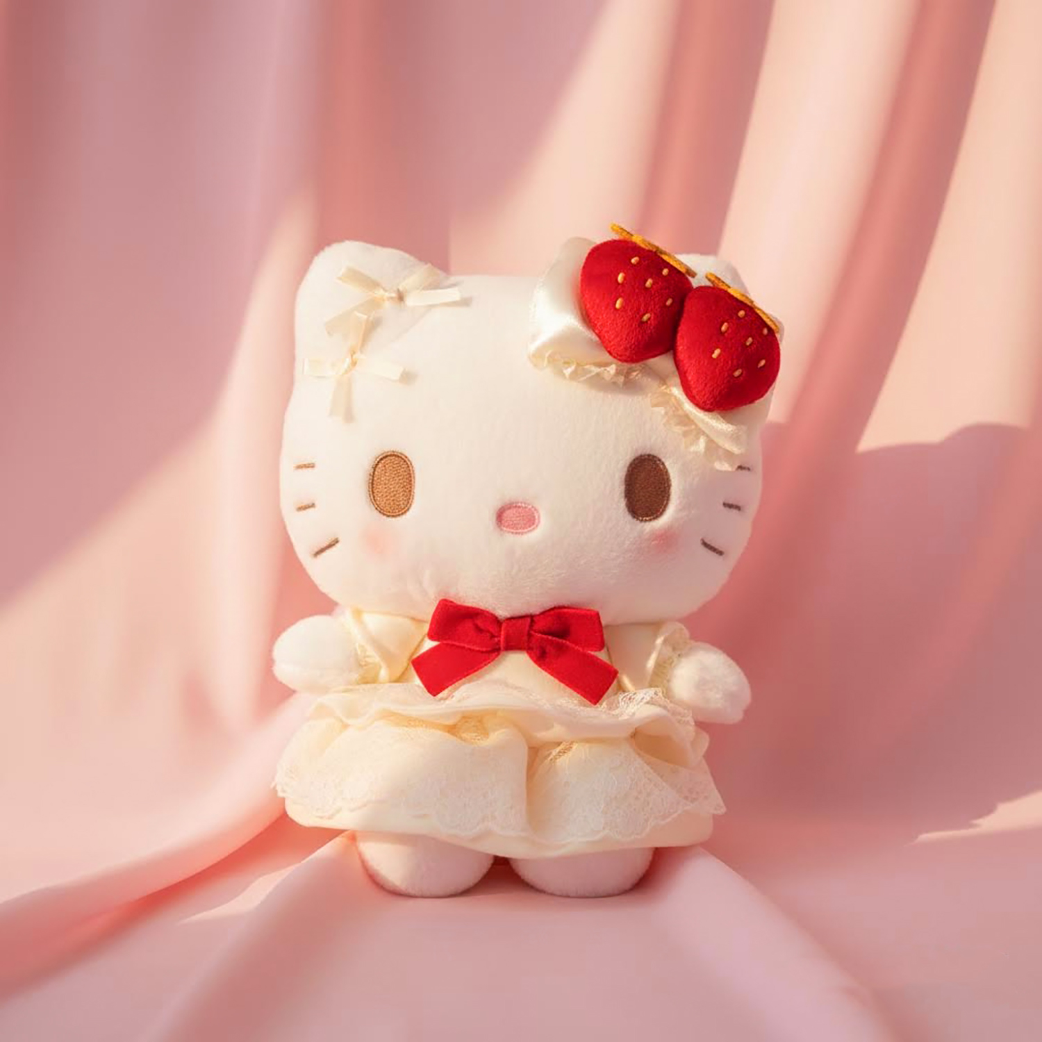 Sanrio - 草莓蛋糕公仔 (白色Hello Kitty款)