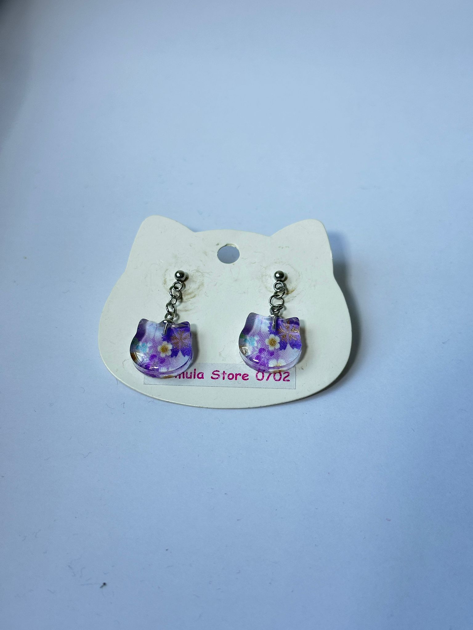 紫色貓咪和紙耳環