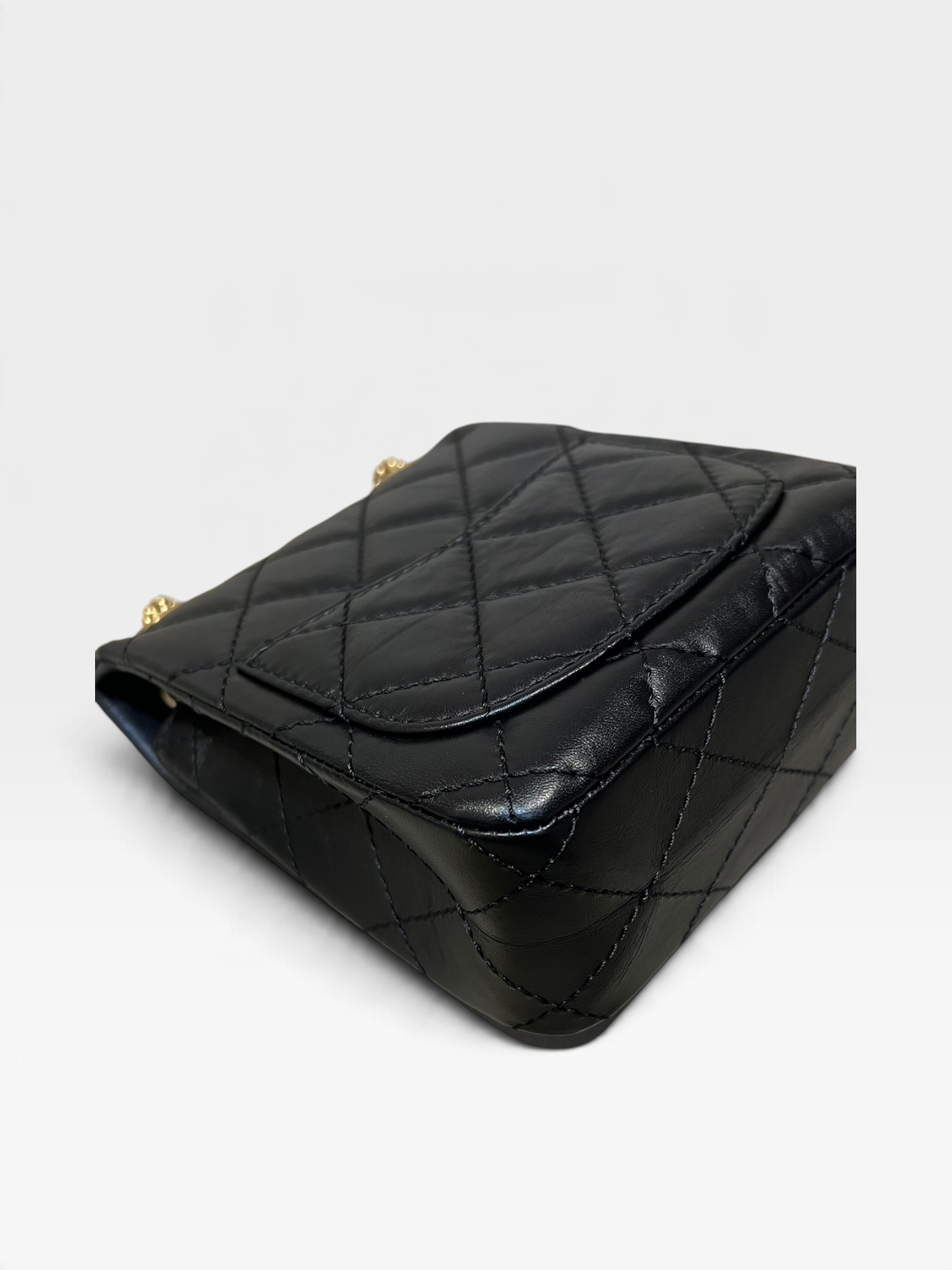 Pre-Owned Chanel 2.55/ K9907