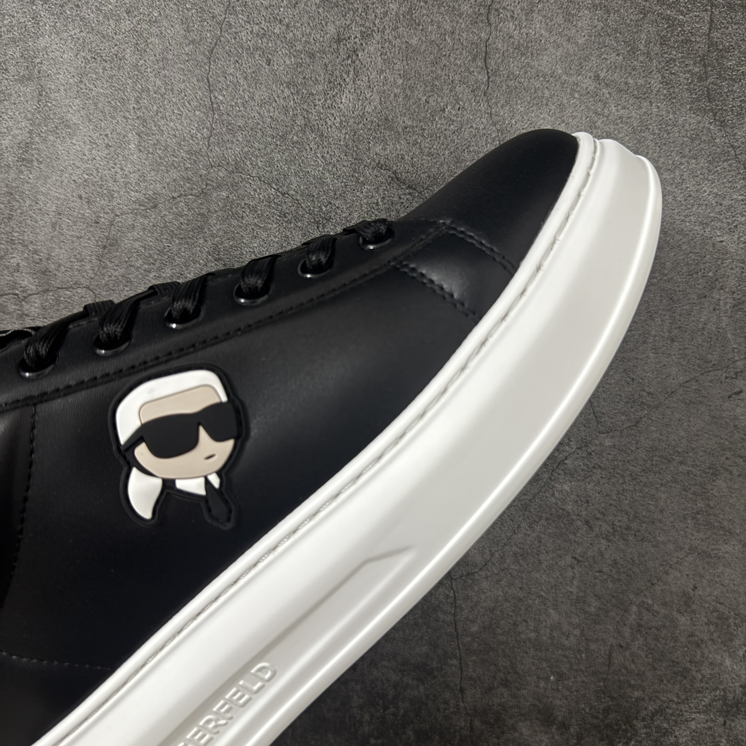 Karl Lagerfeld Kapri Ikonic