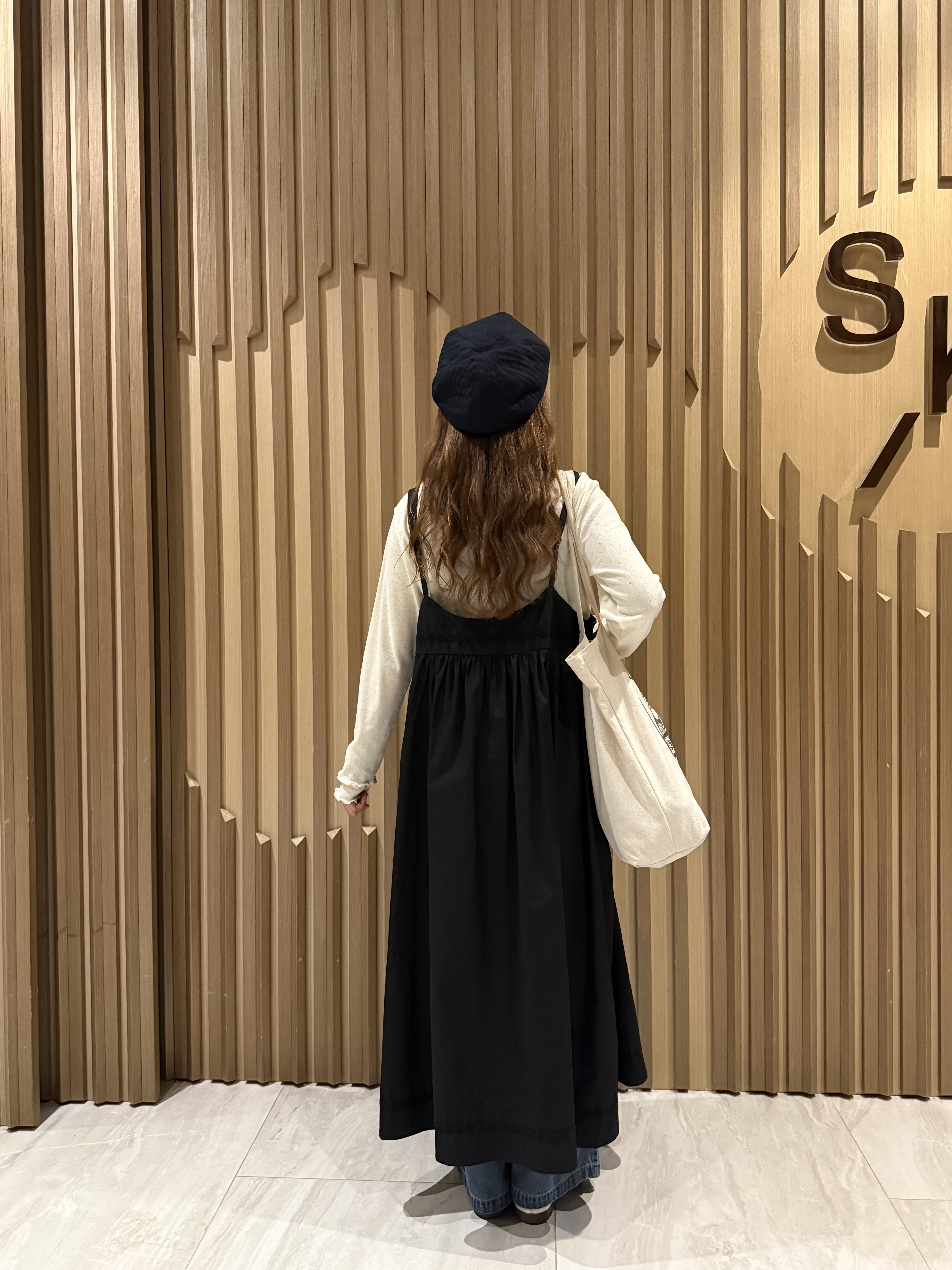 刺繡花邊吊帶裙（黑色）