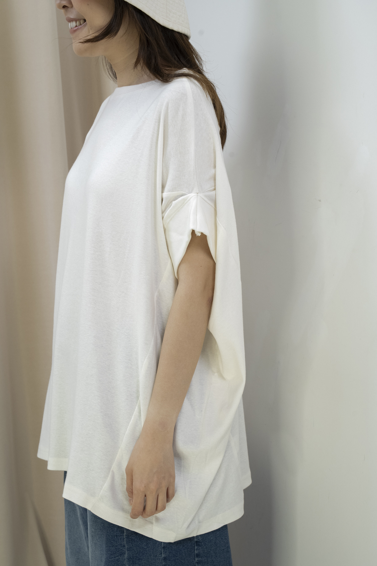 日系設計袖型寬鬆上衣(白色）