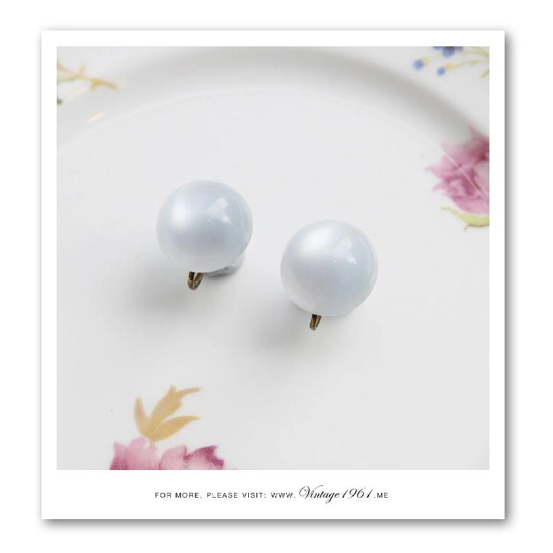 1960s Blue Lucite Screwback Earrings (EA0122)