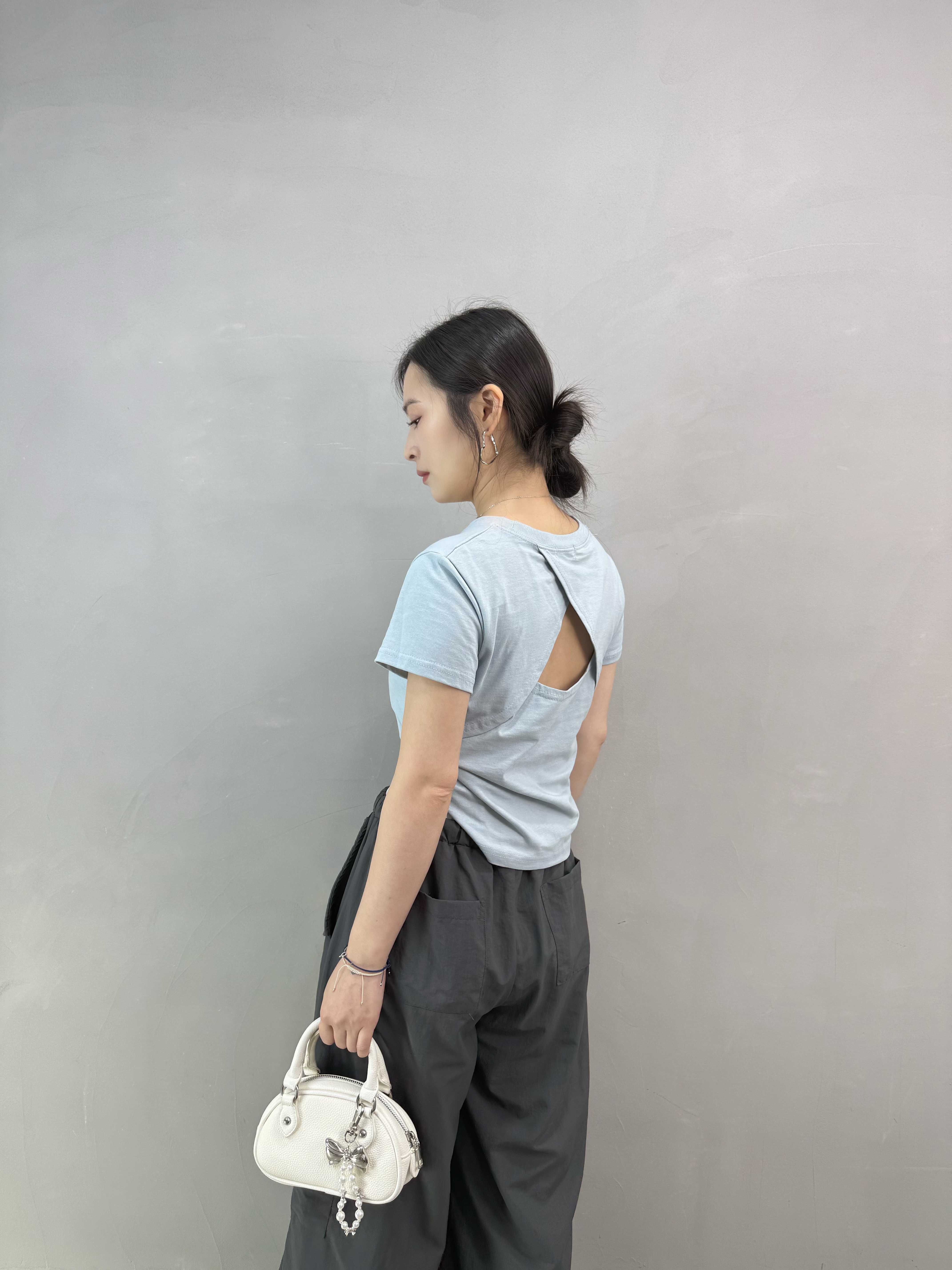 Z84 露背淨色Tee