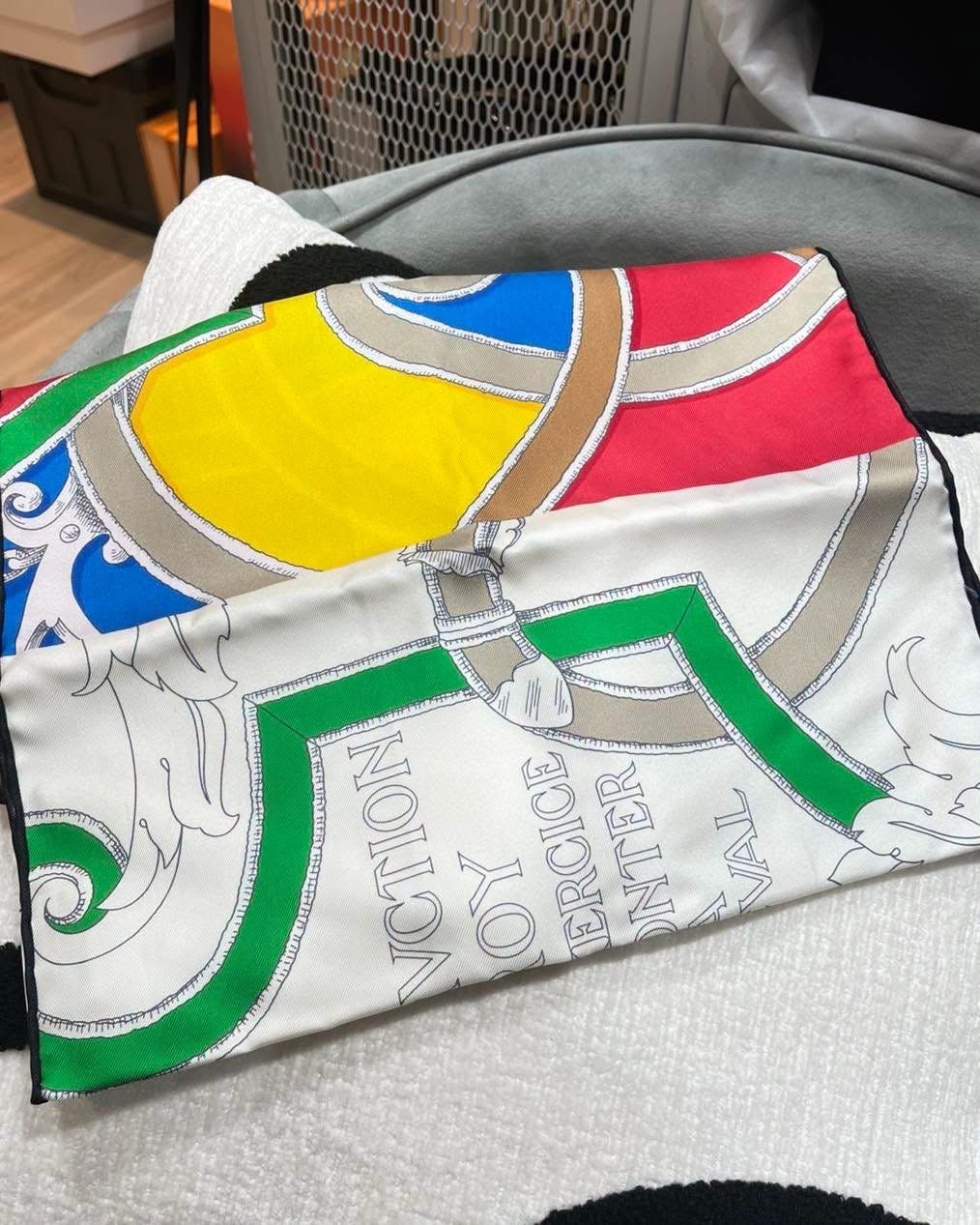未使用品 Hermes scarf /  maxi twilly silk 100%Authentic, unused 未使用品