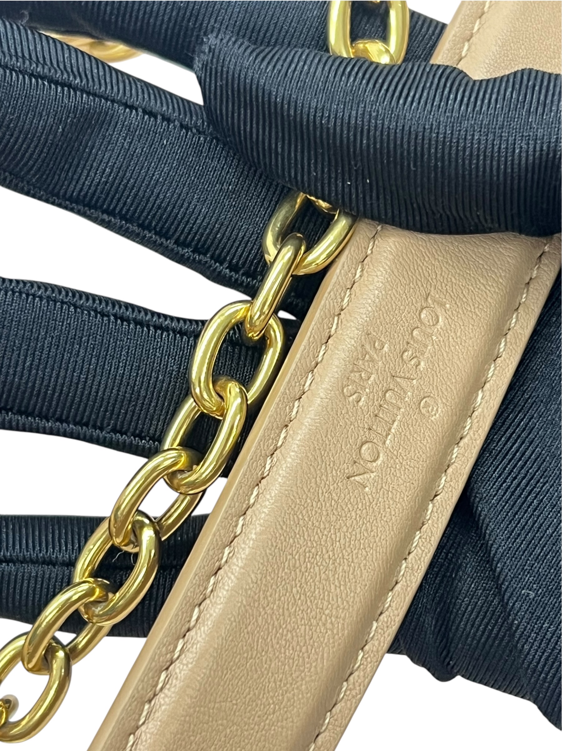 Pre-owned Louis Vuitton New Wave Chain Bag / Product Code:071804 