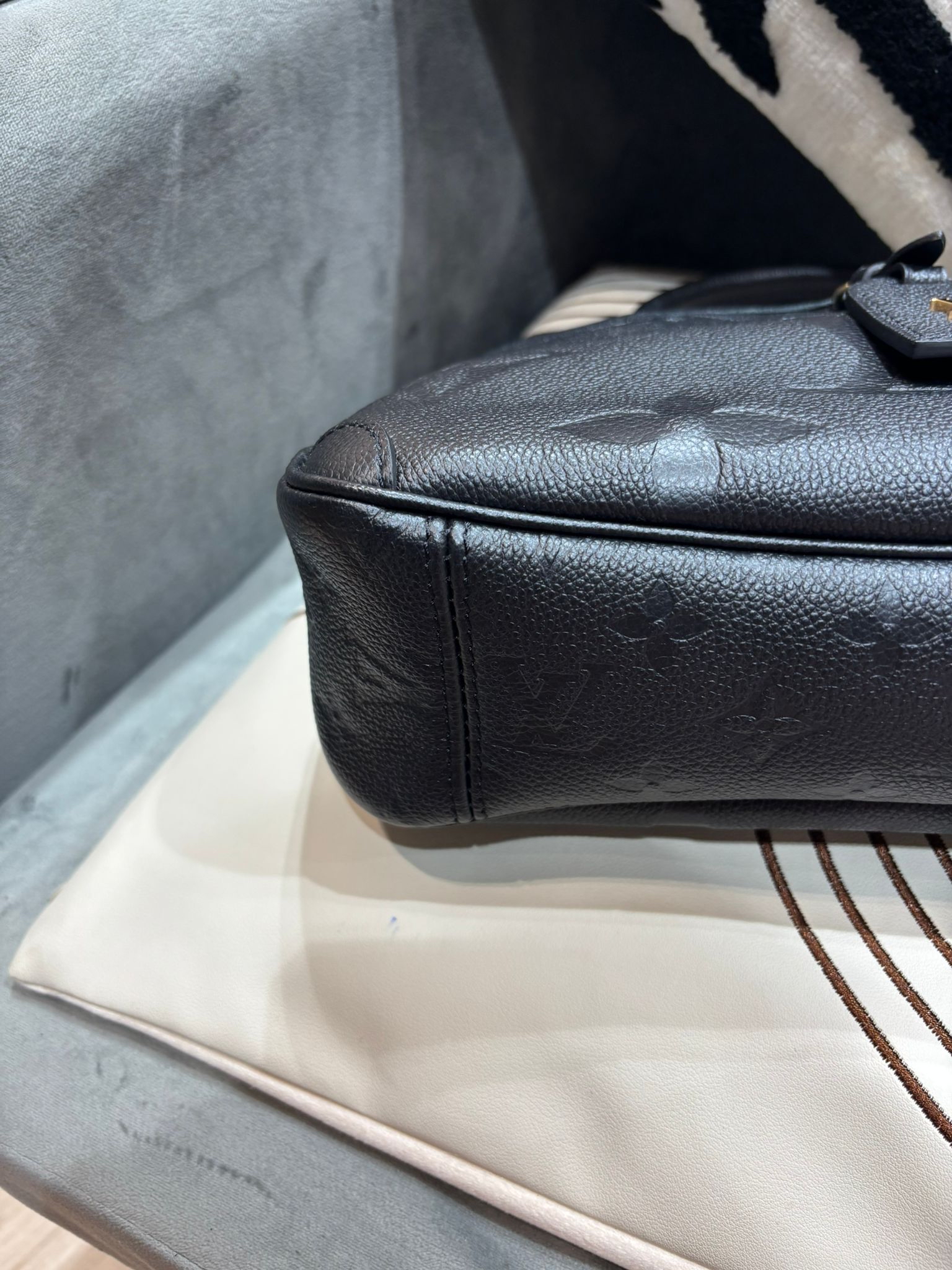 Lv Calfskin Monogram Empreinte Trianon PM 2 way bag M46488 100%Authentic, 99%New ✅Dust bag 