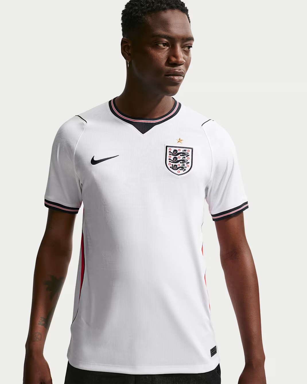 三獅軍團新章 Nike England 英格蘭 2026-27 主場球迷版球衣 (可加印字章) IB5290