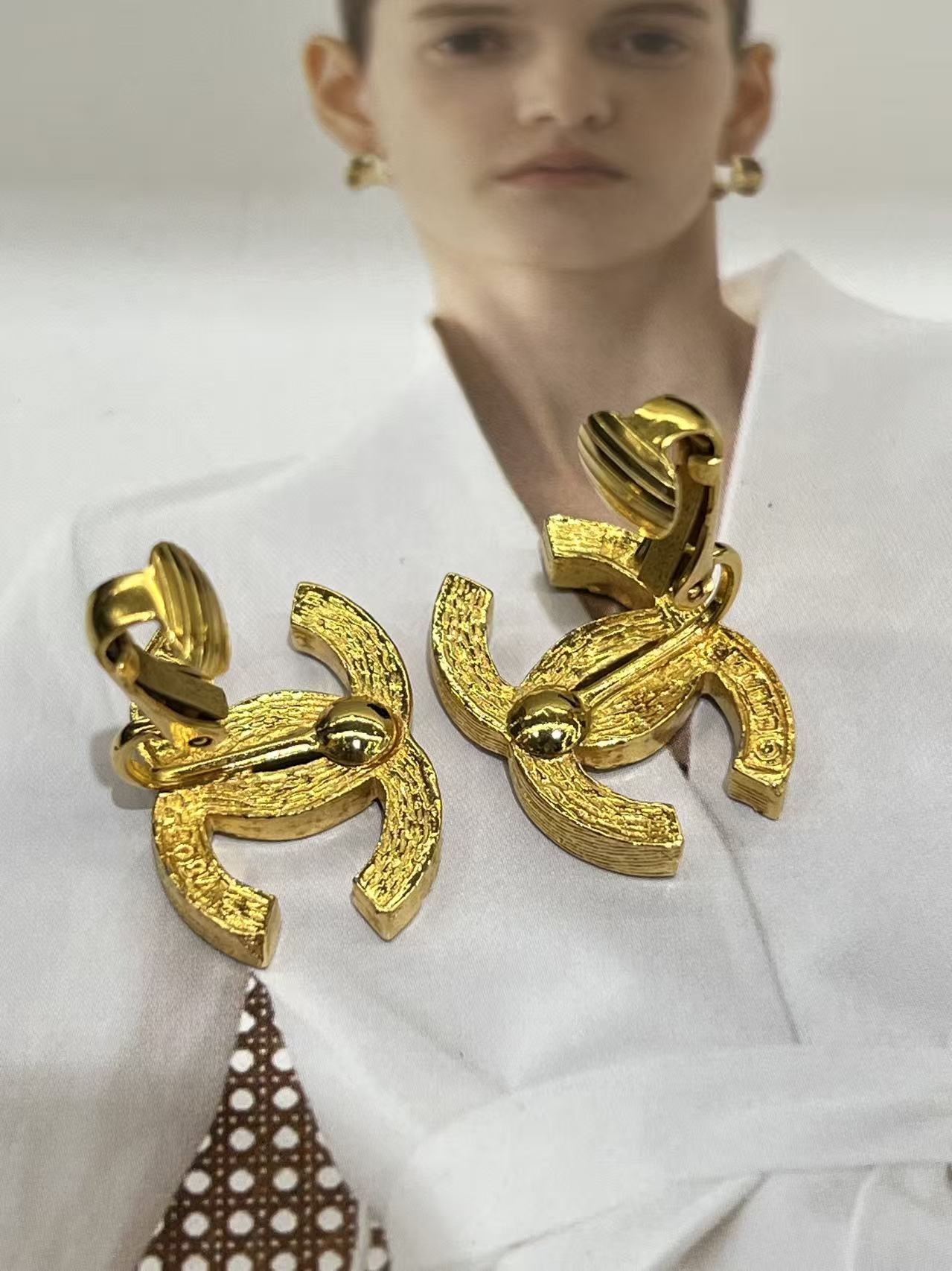 Chanel 復古水鑽耳環