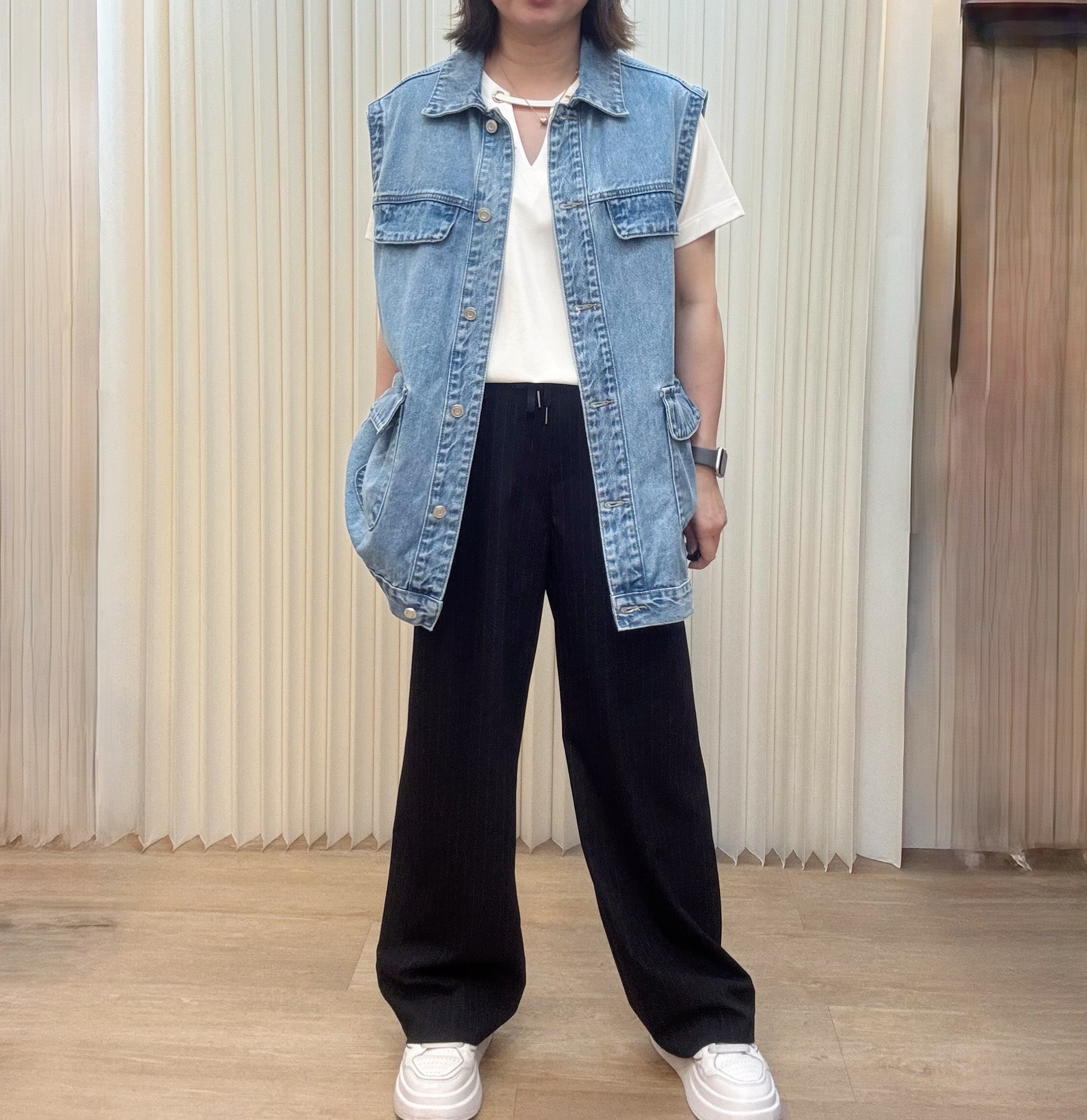 歐洲V領衫 M539 DK772382