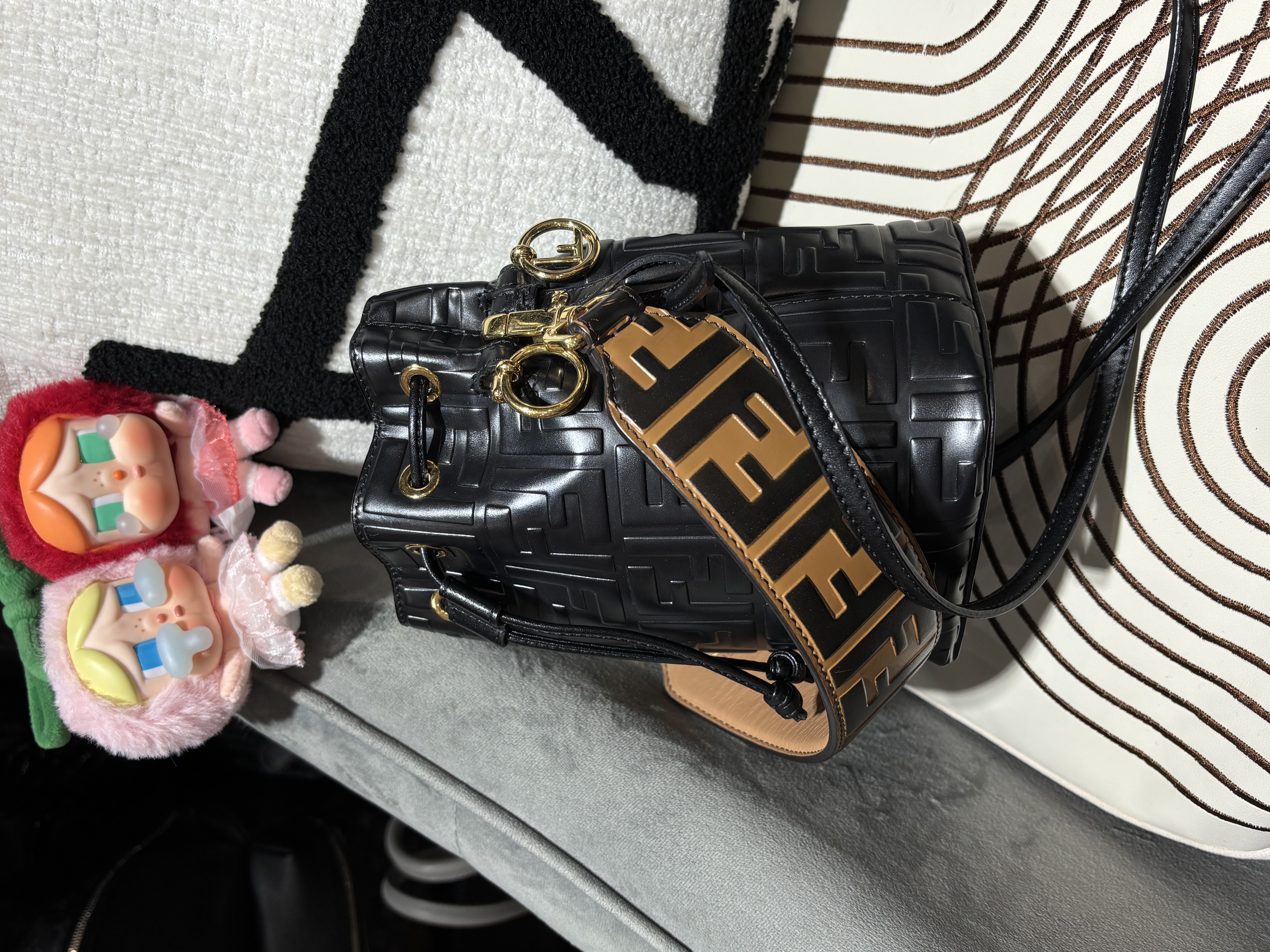 Fendi MON TRESOR 2Way bucket bag 100%Authentic, 95%New✅Dust bag