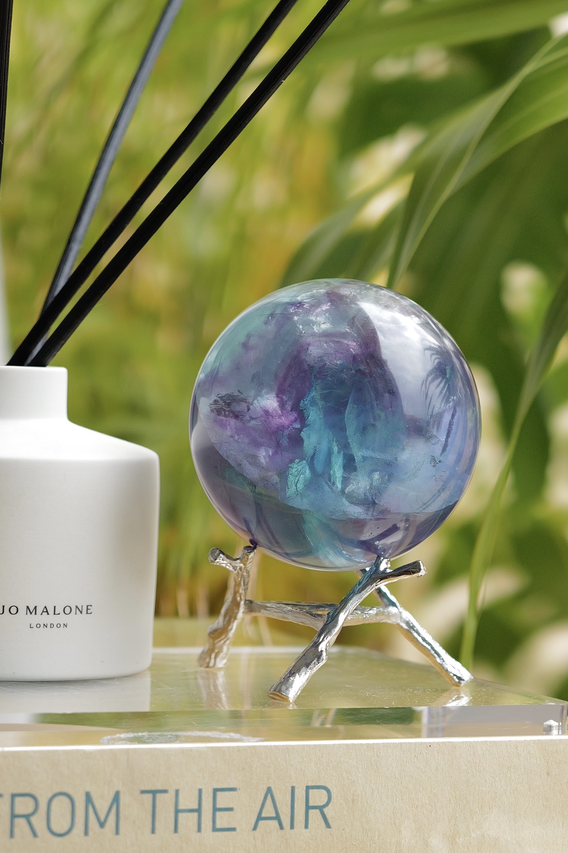 ༒1.3Kg+ 9cm紫藍綠千層紋螢石球༒    A30HFN7G1Mtm-RA27*6TF