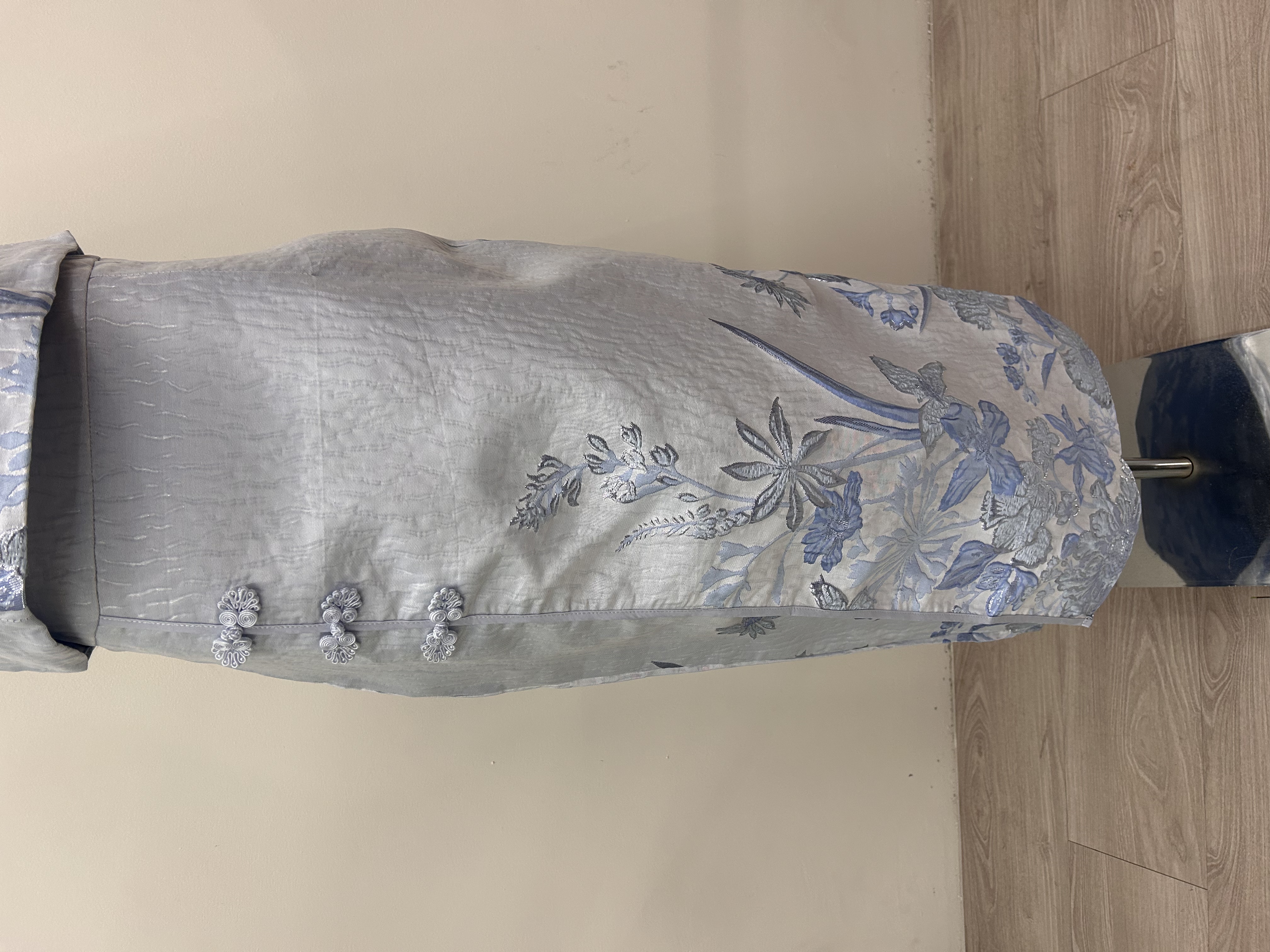 573.WB Cheong San Cut in Top & Skirt