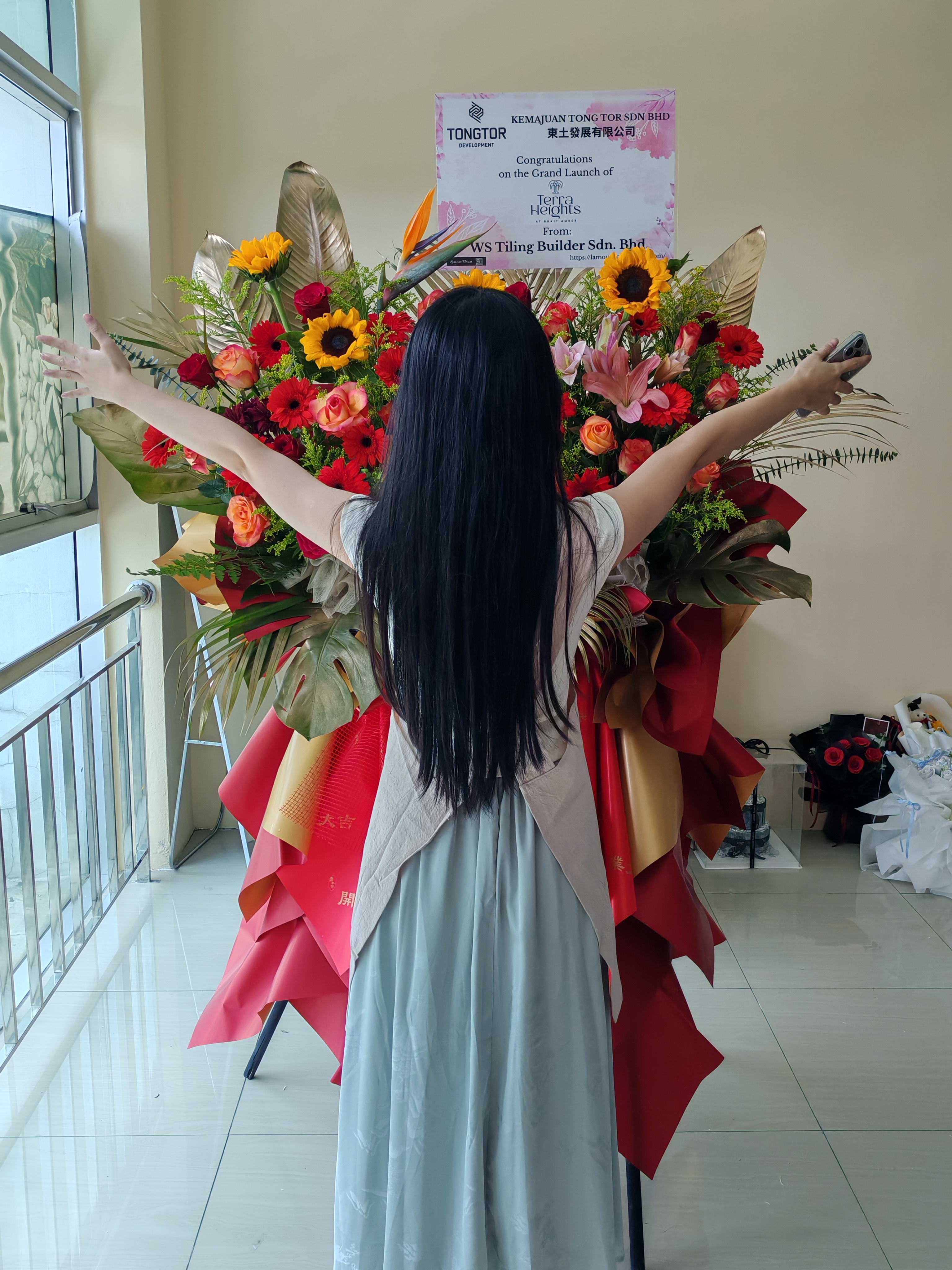 Grand Prosperous Flower Stand