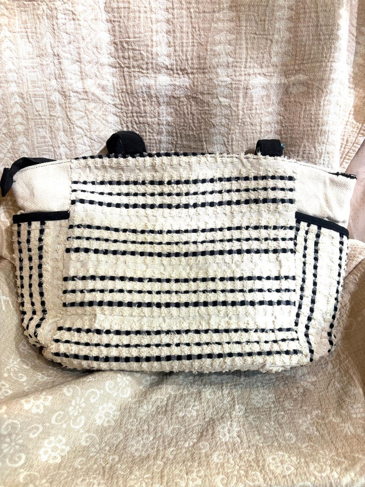 印度製造 - 黑白色貝殼全刺繡袋