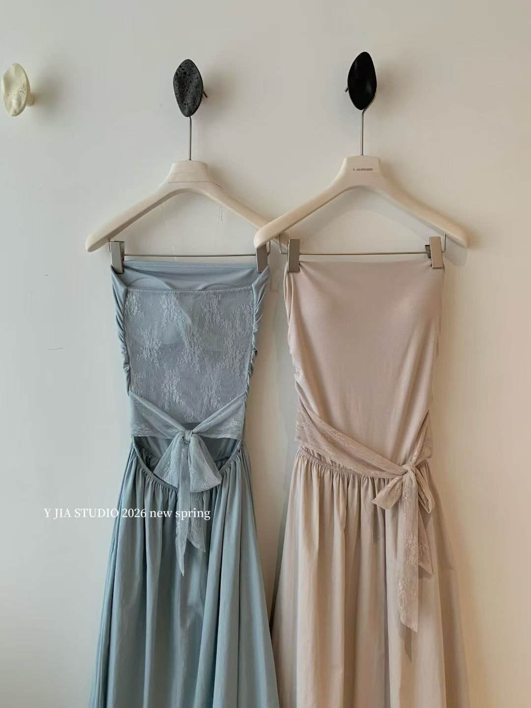 1743 Lace-Up Backless Dress"法式浪漫蕾丝抹胸长裙"