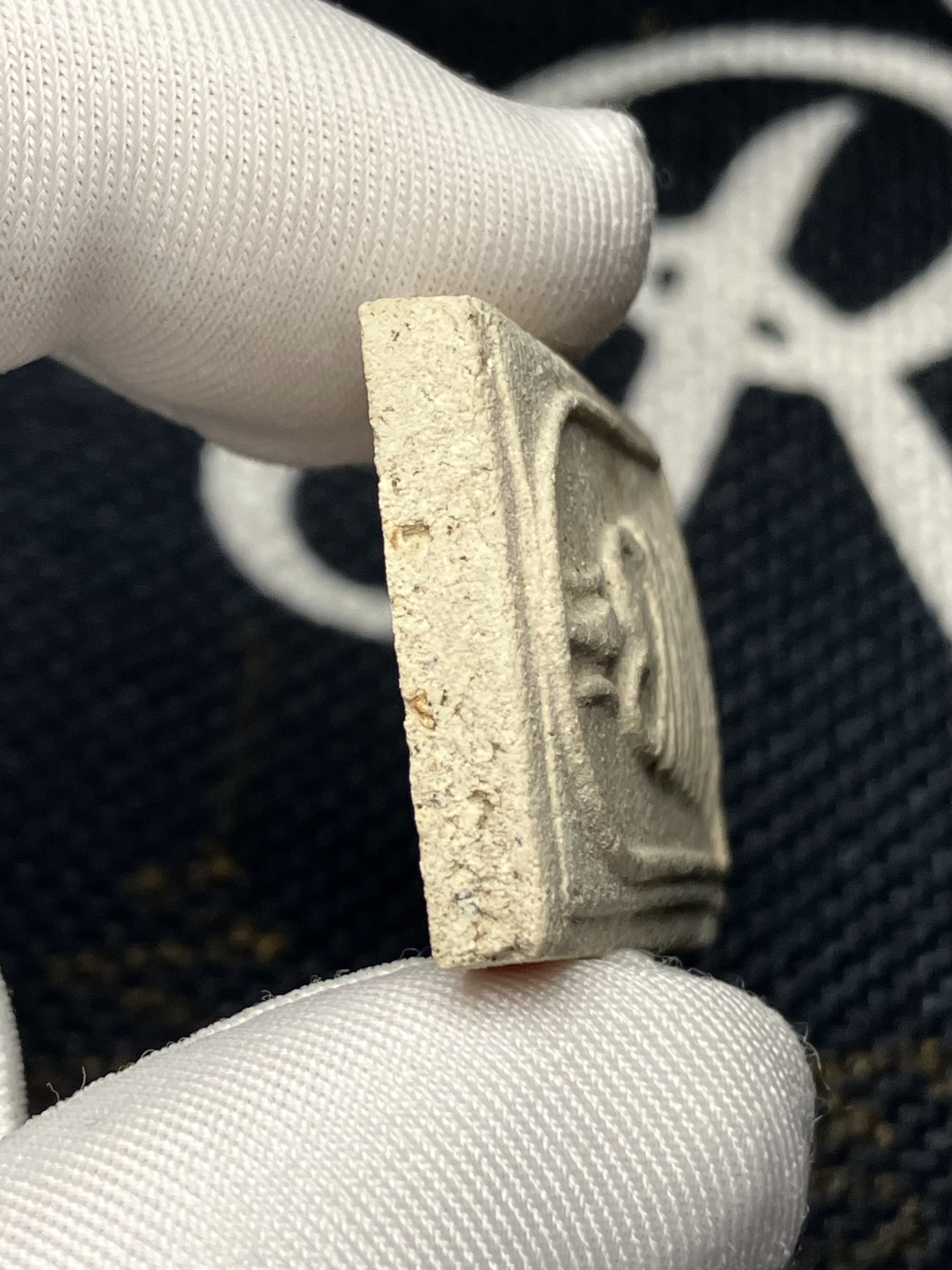 龍婆披贊 佛曆2551 如願崇笛 附原裝廟盒｜師父親手寫符