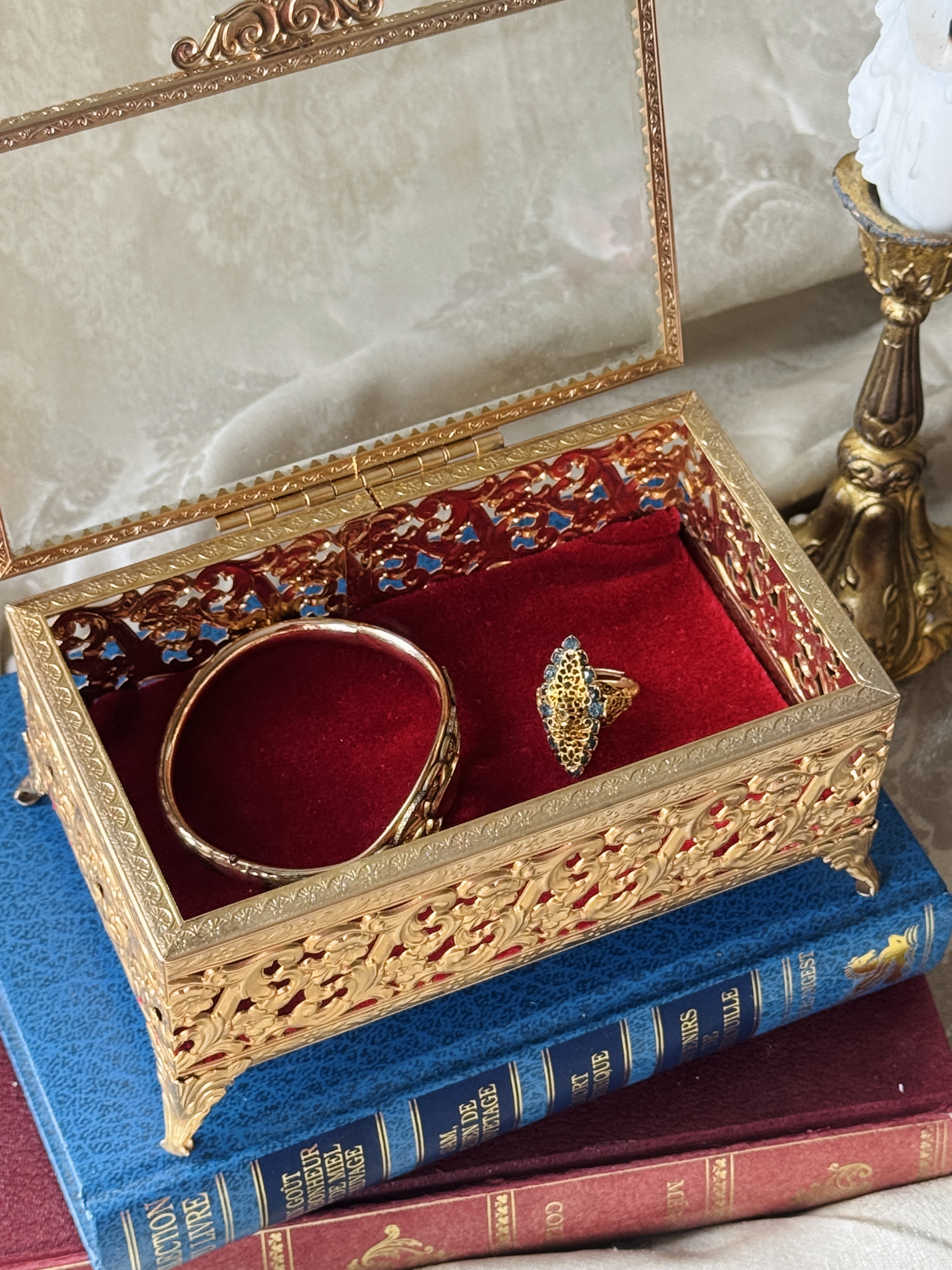 C.a.1960s Avon Ormolu Scrollwork Beveled Glass Medium to Large Rectangular Trinket Box / Jewelry Box (MT2491)