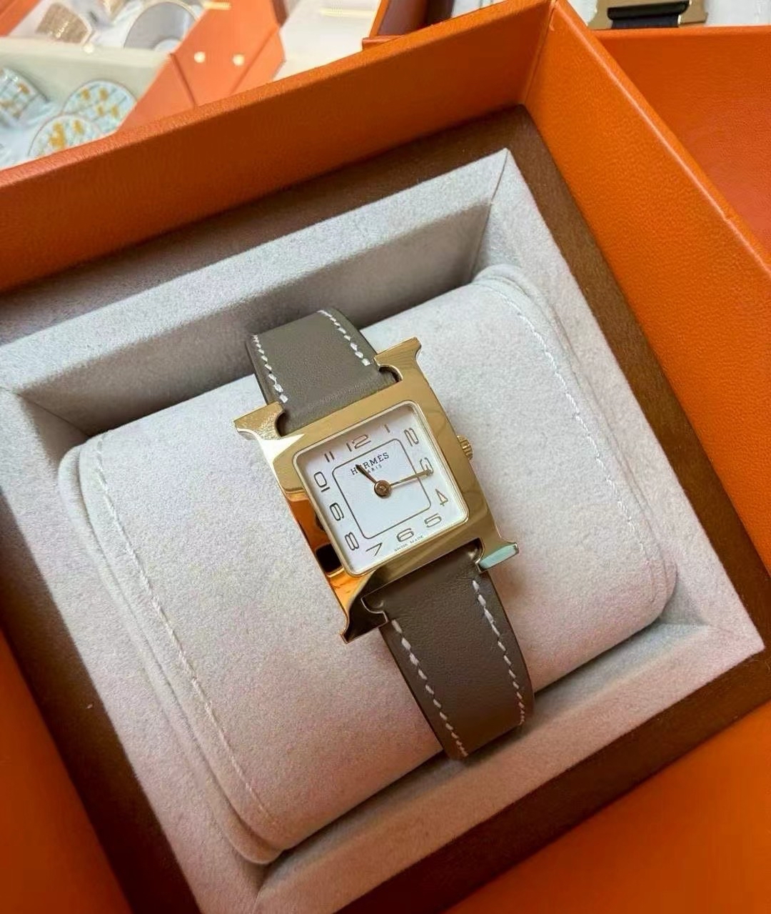 配貨價出手錶‼️Heure H watch 25mm 金金 Epsom ✨  有專門店保養卡 適合手腕 13.5-16.5cm