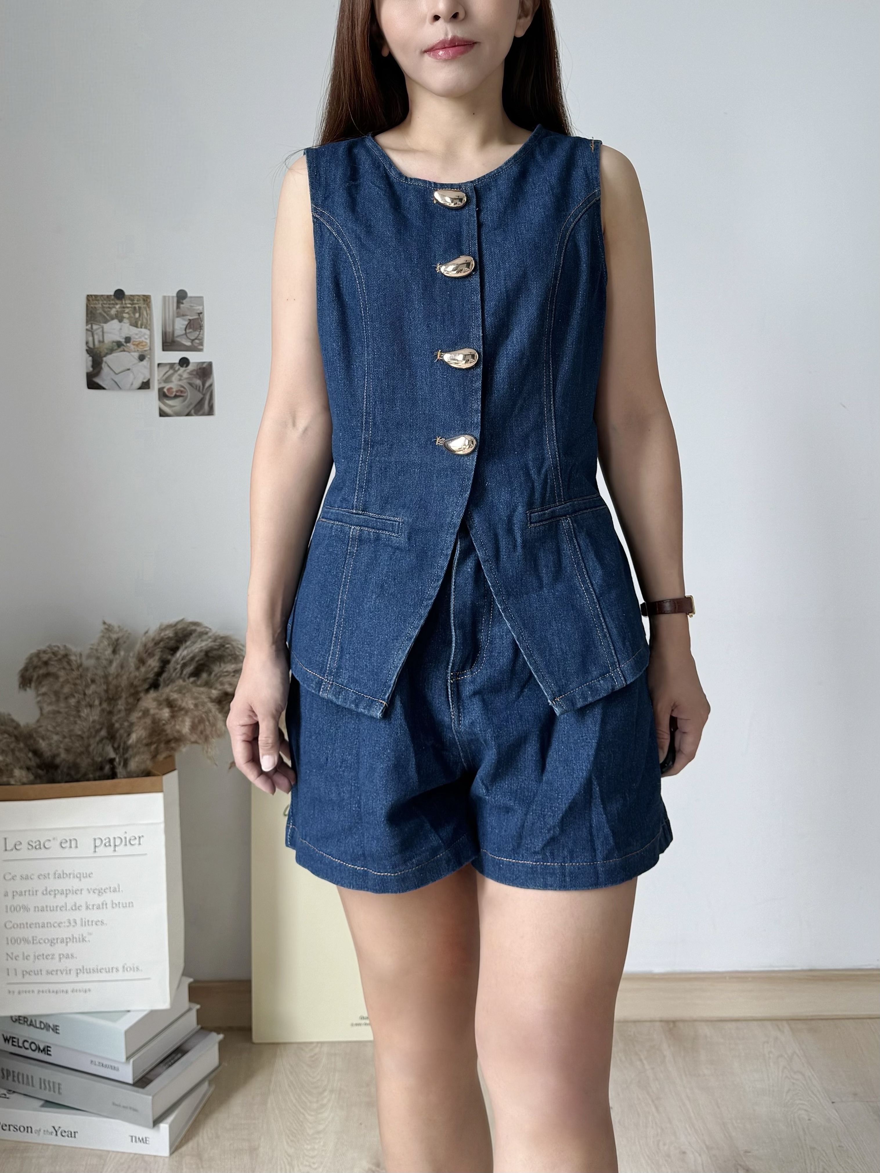 Vintage Cut Denim Co-ord Set 复古金扣立体剪裁牛仔套装 ( 1 colour )