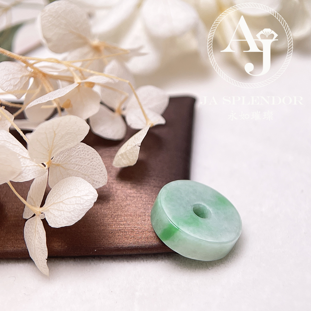 JN-3153 天然翡翠A玉 飄綠圓柱形小平安扣