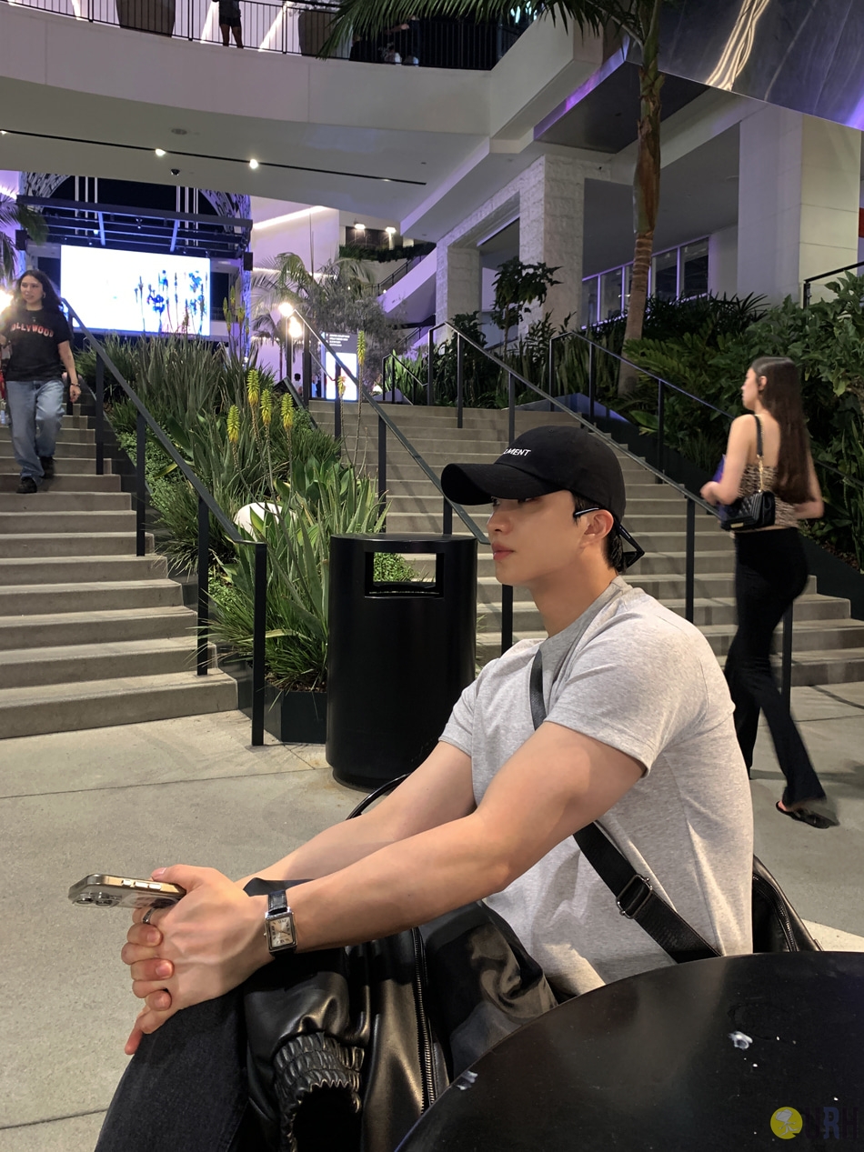 【100%保證韓國直送】夏季機能涼感爽滑面料修身比例半短版寬鬆短袖 Tee 👕 [10 color] RL114907