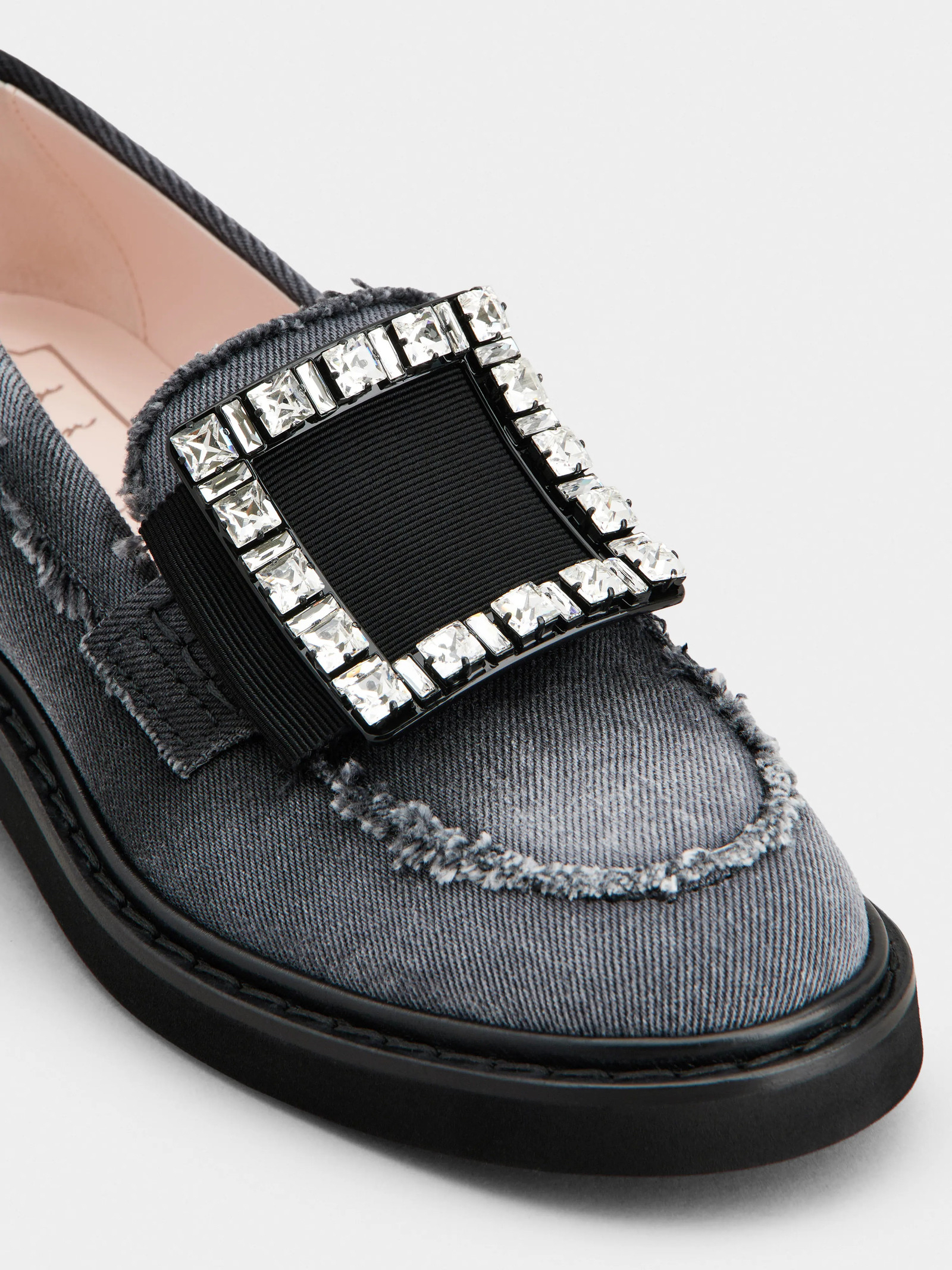 斷碼超級優惠✨訂貨📮RV 閃石流蘇邊鑽扣loafer  Size 35.5 36 36.5
