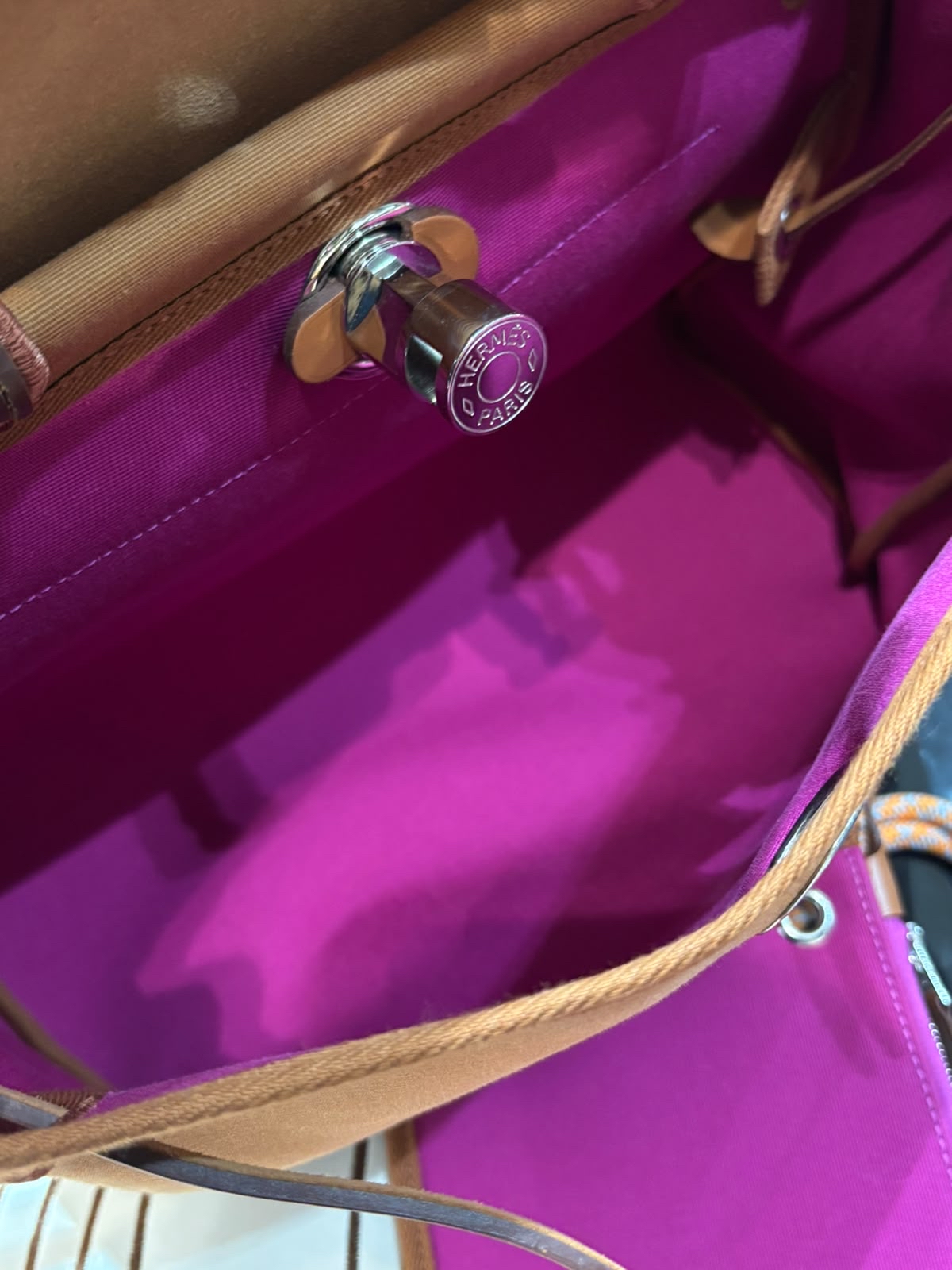 HERMES herbag 31, STAMP Y ,2D Dune ,9I Mangolia 暖沙色 100%Authentic,95%new  ✅收據副本✅key lock ✅dust bag 