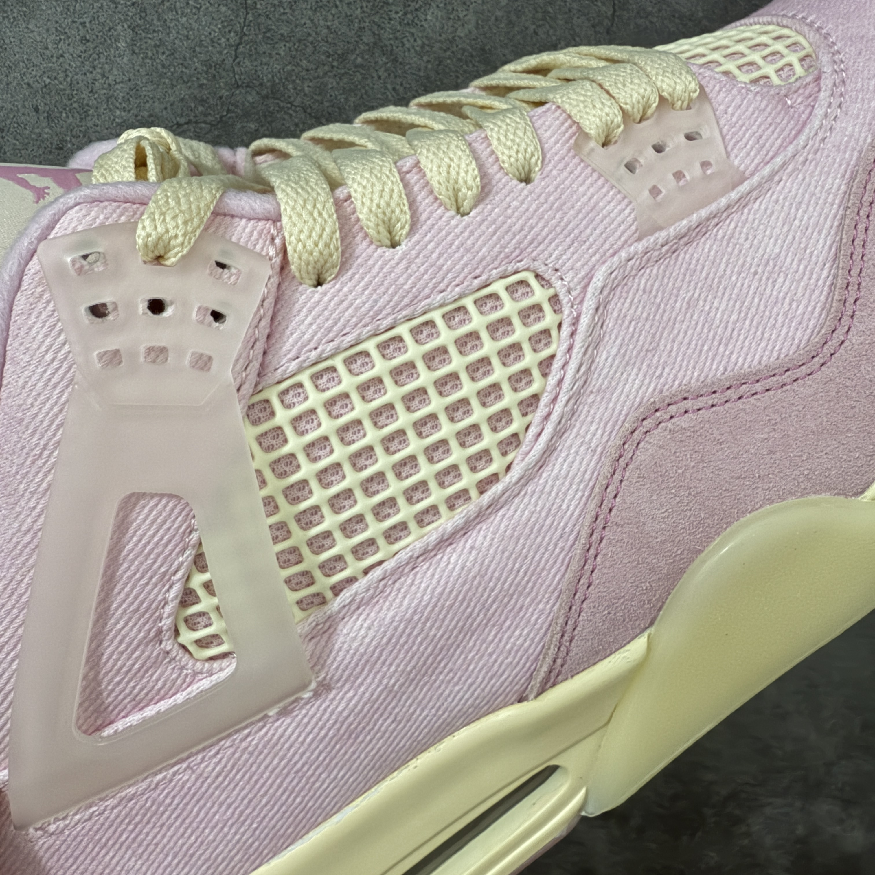 Nike Air Jordan 4 Retro IB6716-600