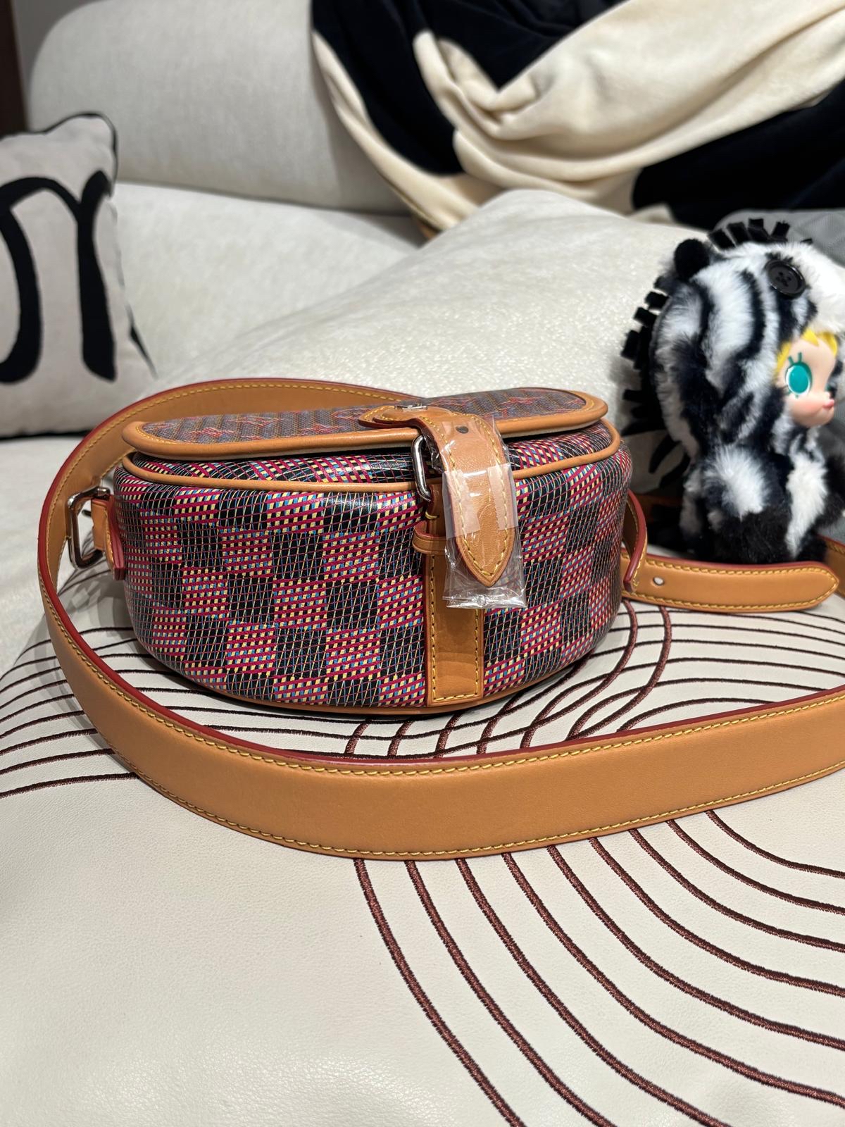 Lv tambourine 限量版 limited edition  100%Authentic ,unused ✅dust bag✅booklet✅box
