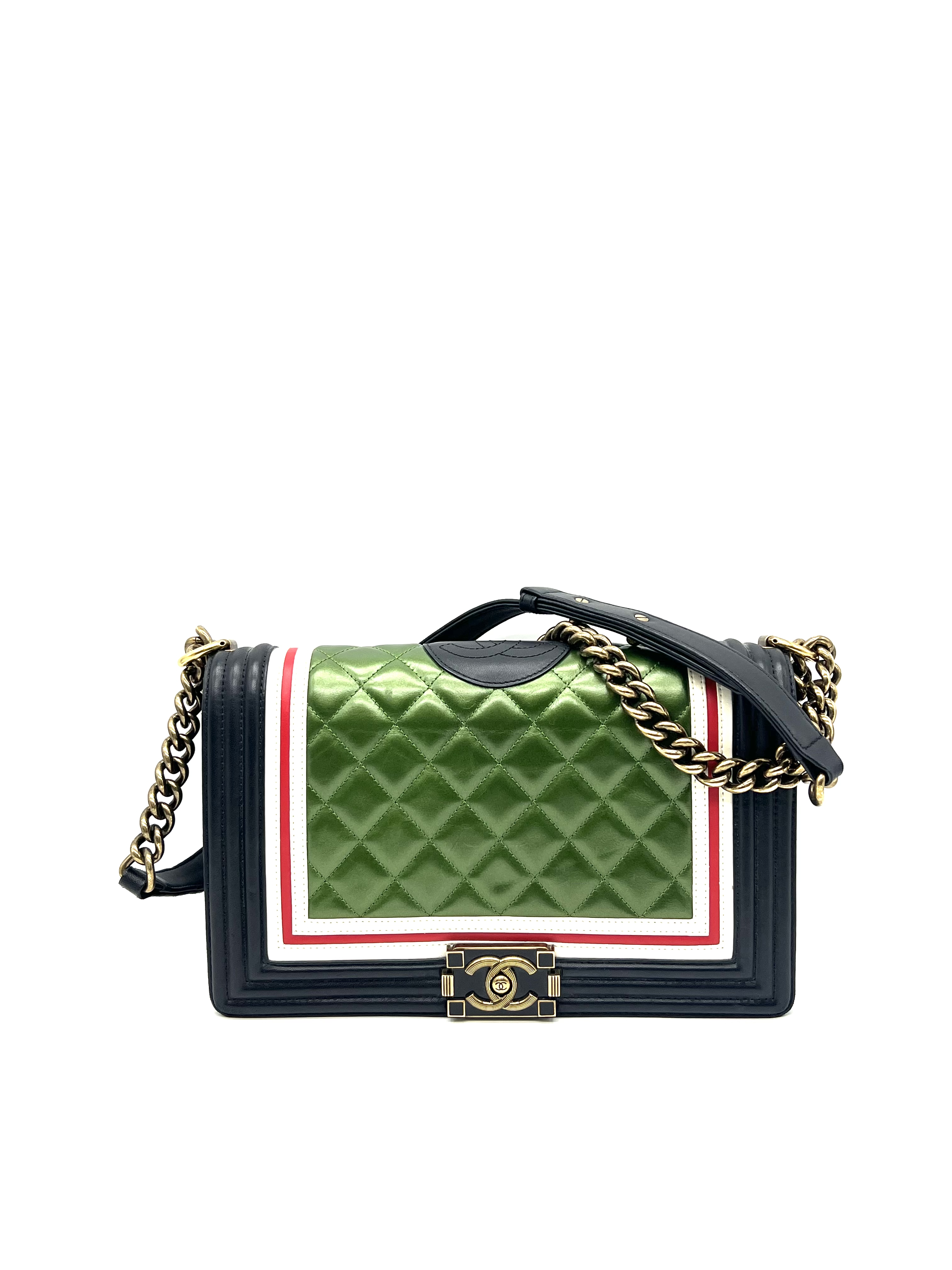 Pre-Owned CHANEL Crest Boy Flap Bag / Product Code: 26041510
